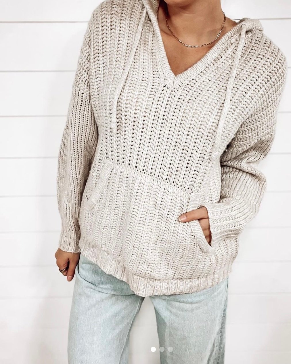 Aerie Women’s Marsmallow Moves Cream Hoodie Sweater W/Kangaroo Pockets