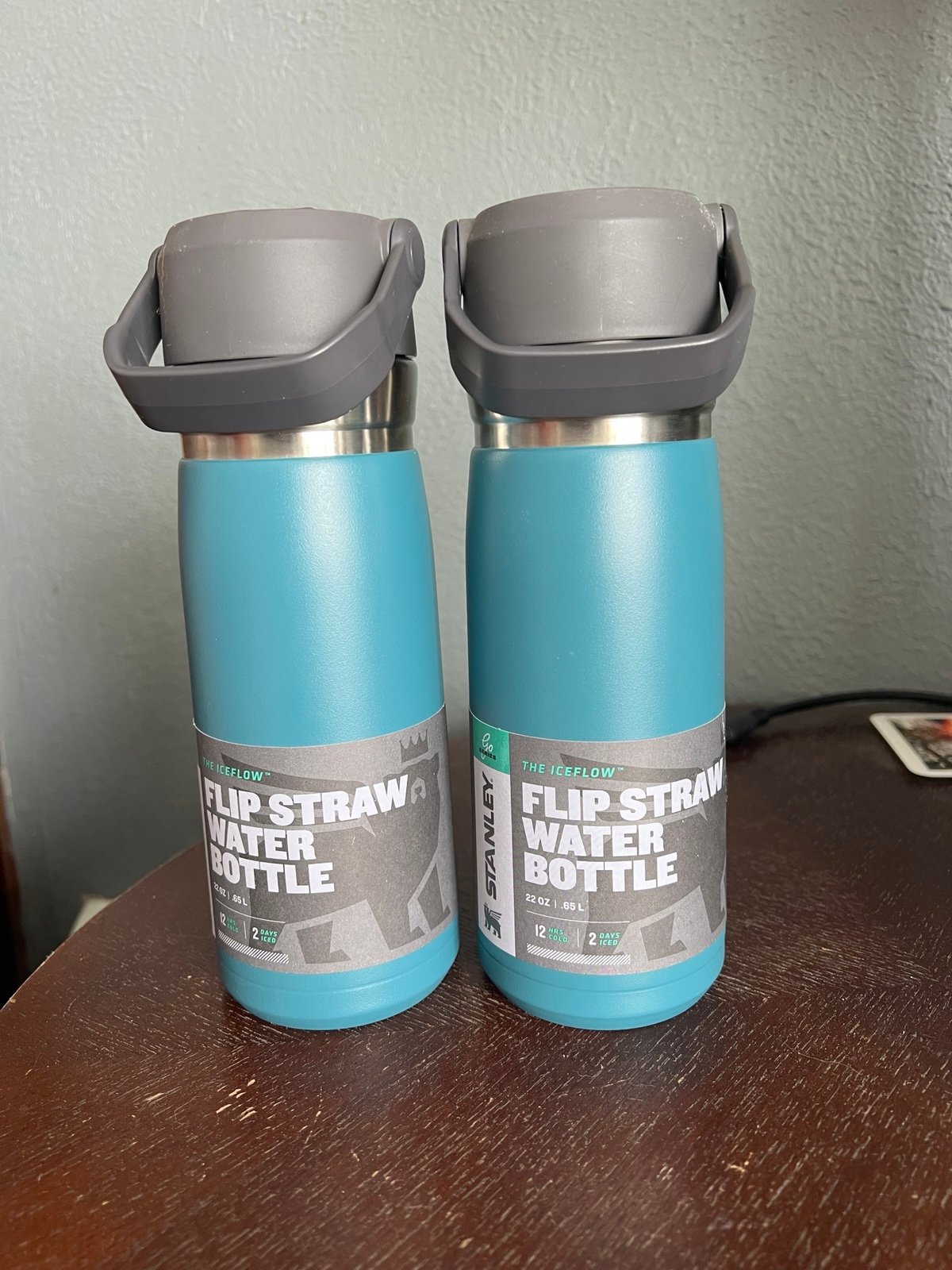 NWT Stanley THE ICE FLOW FLIP STRAW WATER BOTTLE | 22 OZ set of two