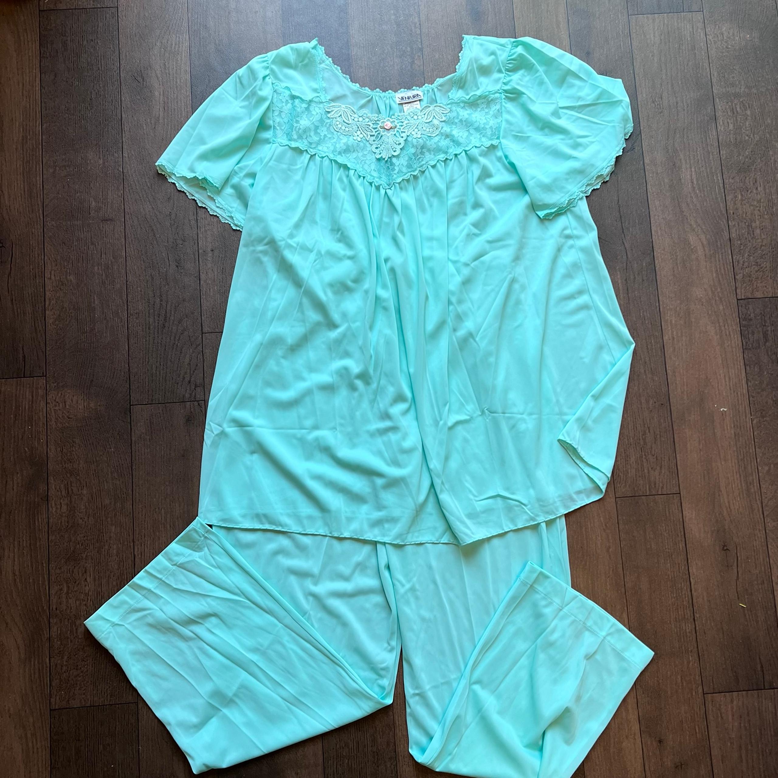 Vintage VENTURA mint Green Pajama Set Women’s Size Lg Regency Granny Core
