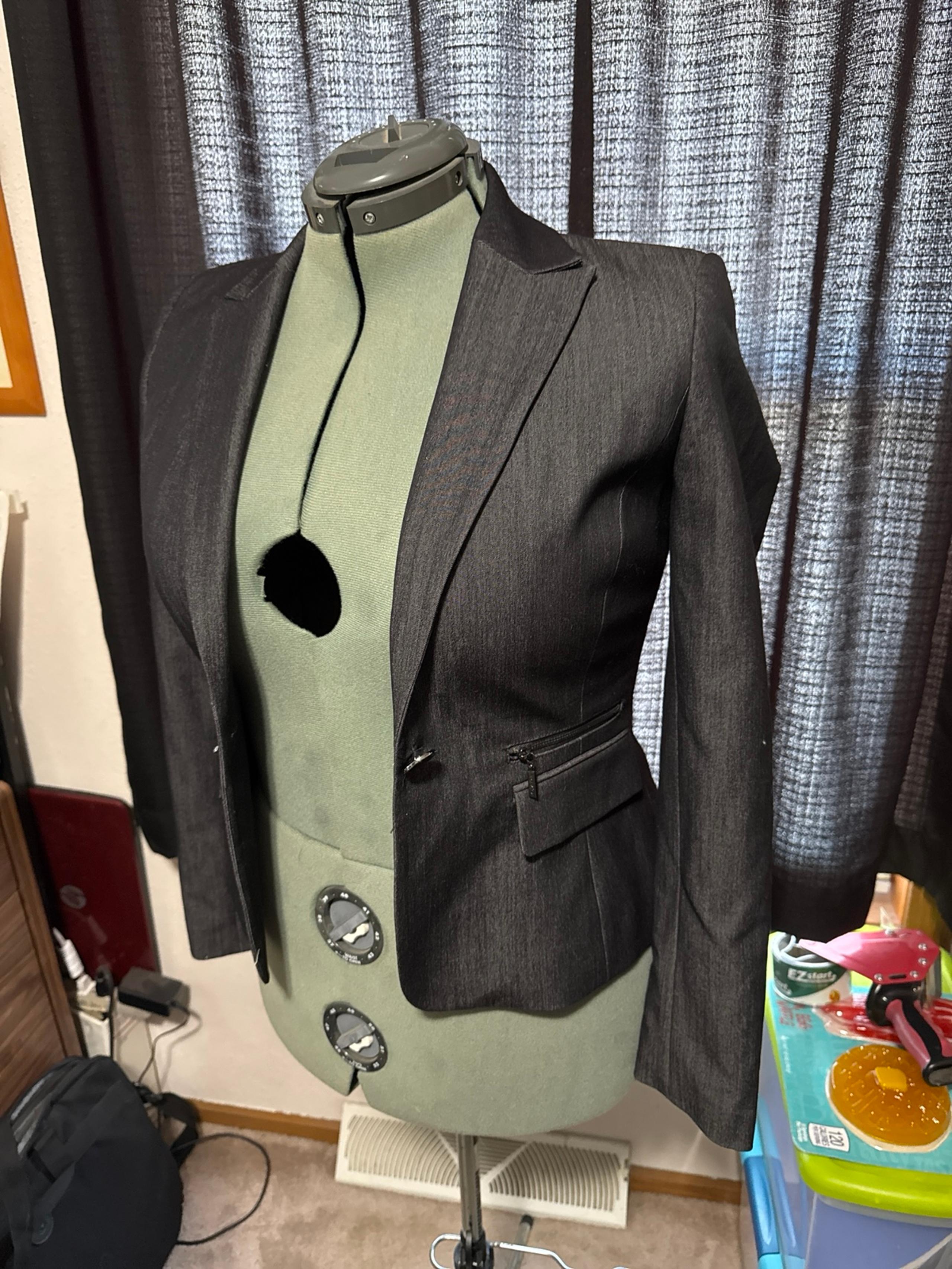 Blazer Calvin Kleine size 6