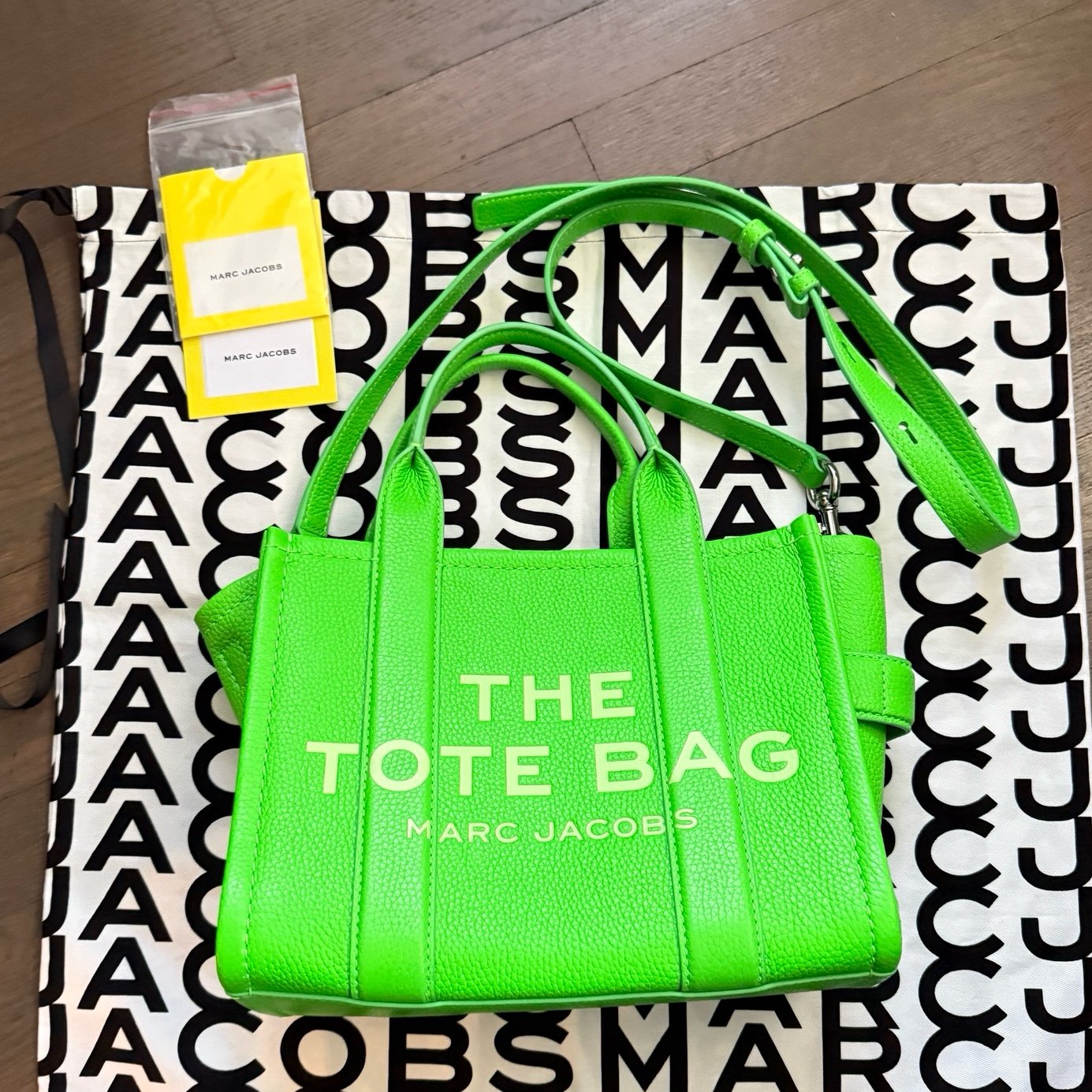 Marc Jacobs the tote bag small Apple green