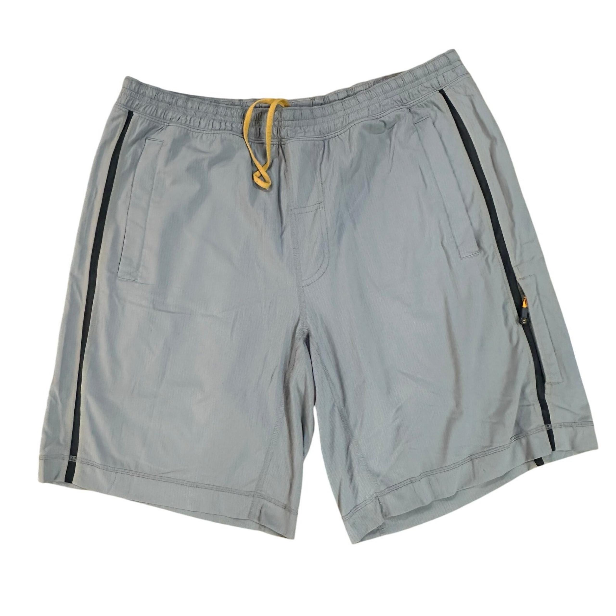 Lululemon Light Gray Stripe Lined Drawstring 9” Pace Breaker Shorts Men’s Large