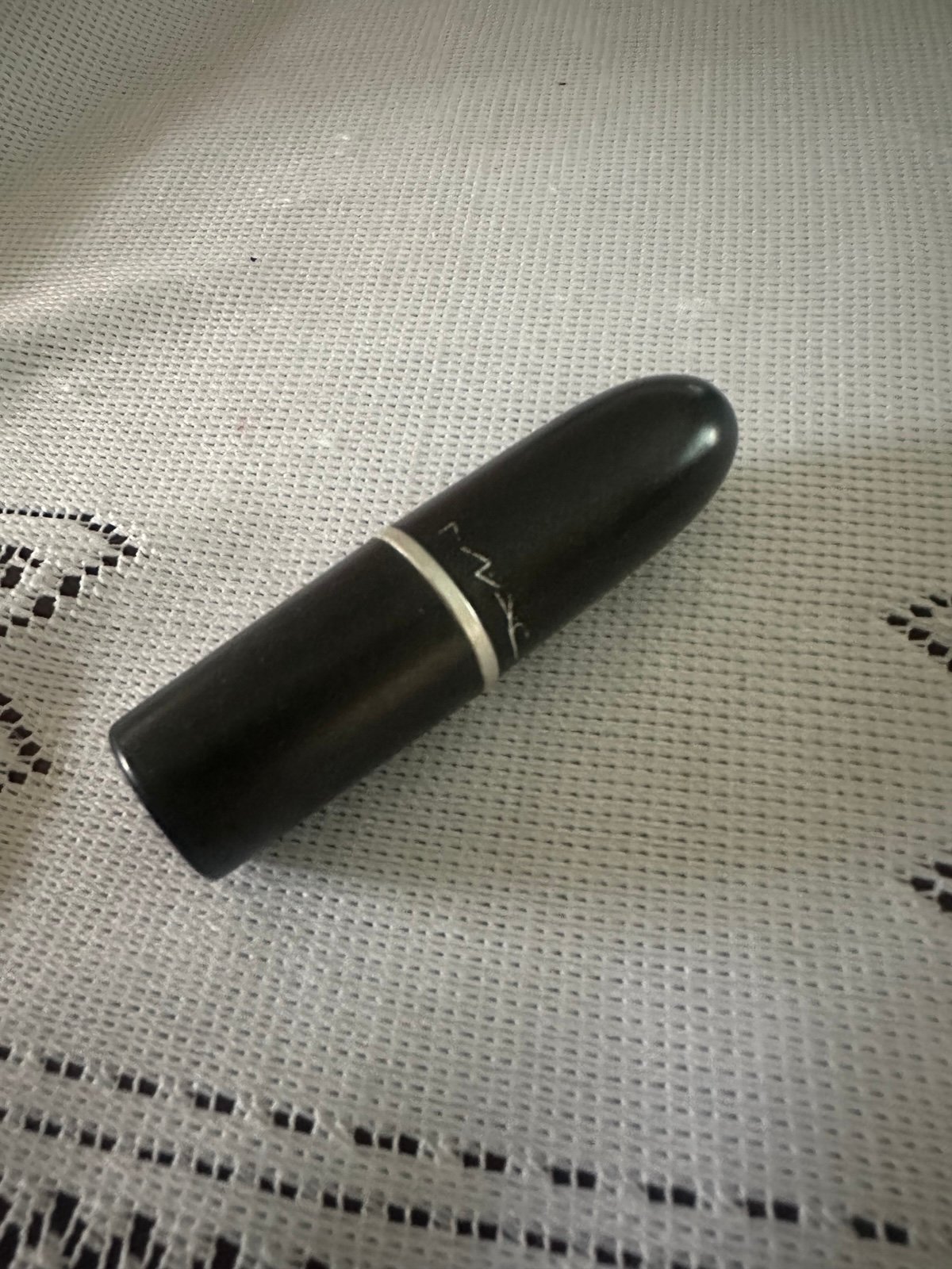 Lipstick Lovelorn