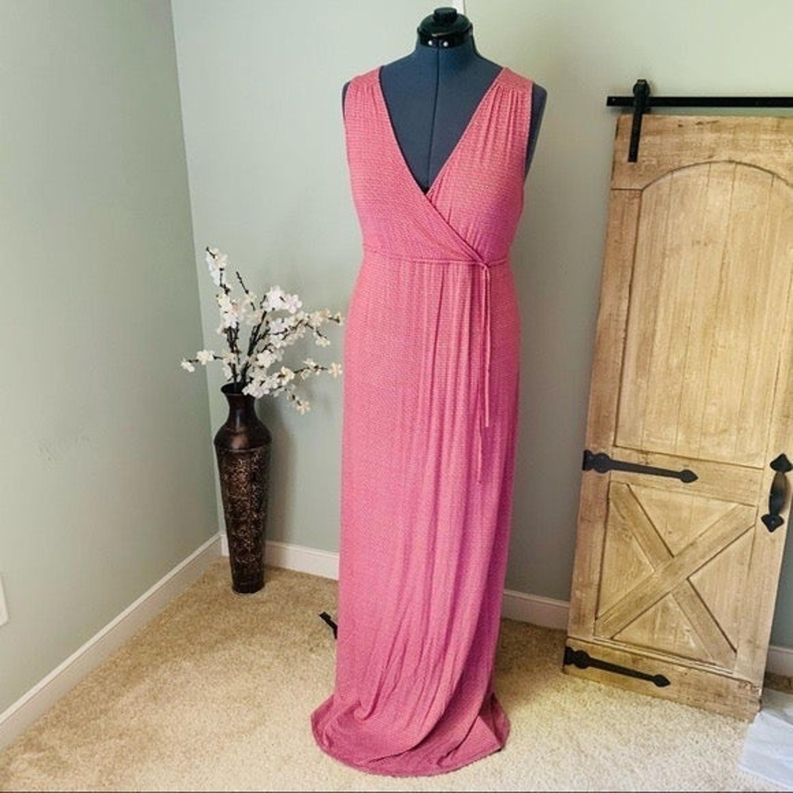 Old Navy Maternity Maxi Dress Size L