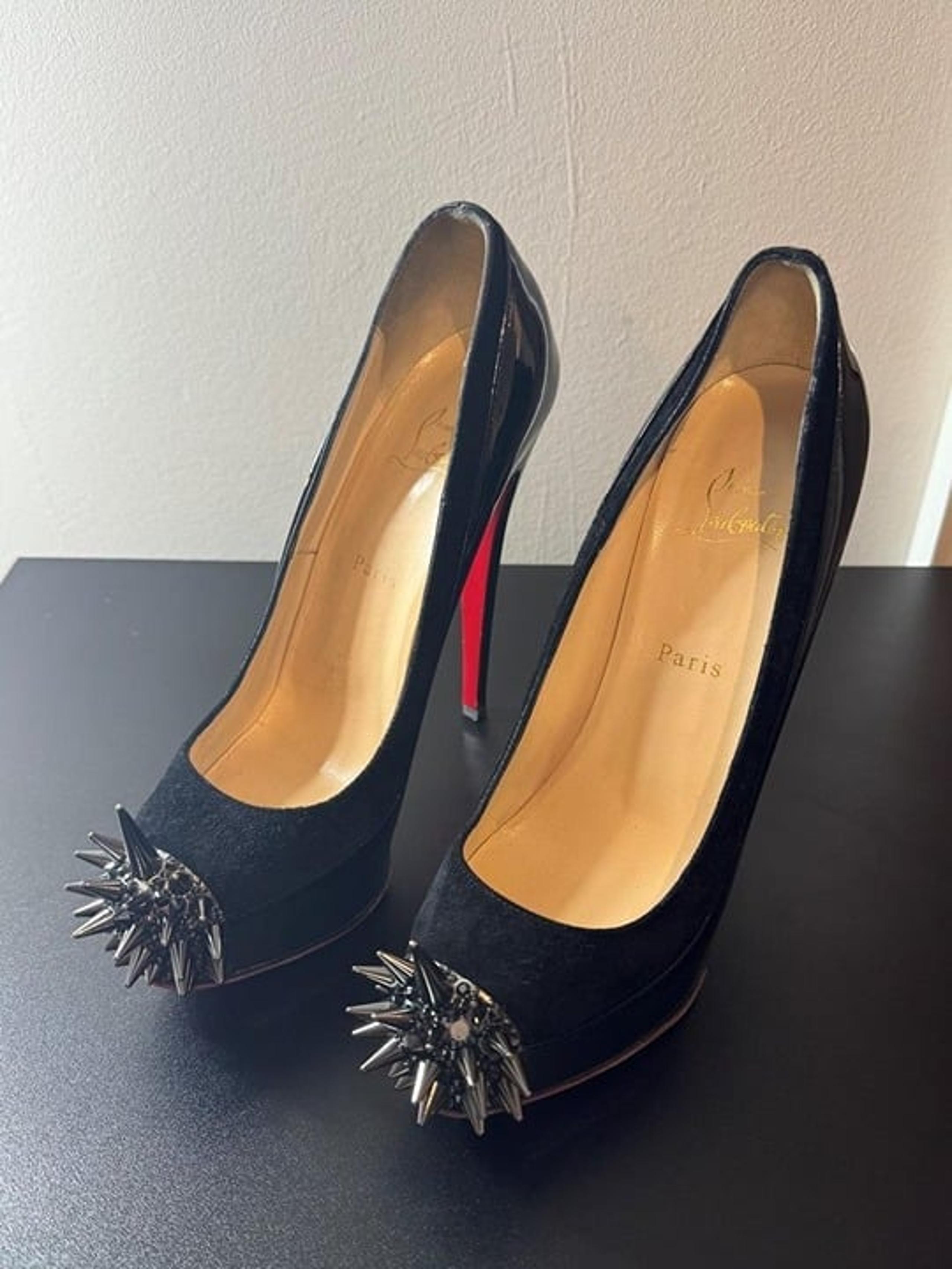 Christian Louboutin Black Patent and Suede Asteroid Pumps size 39.5
