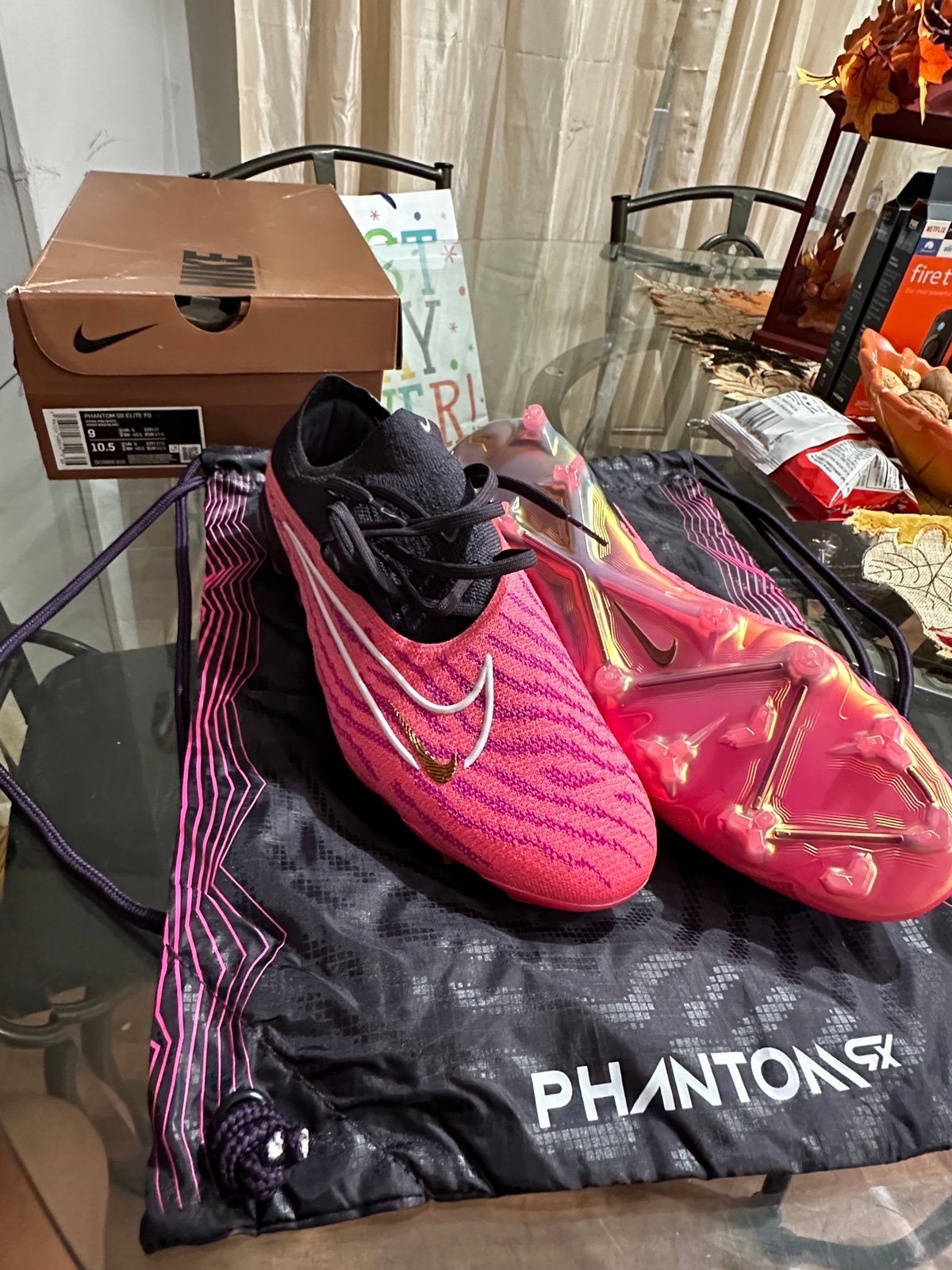 Phantom GX Elite Soccer Cleats SIZE 9