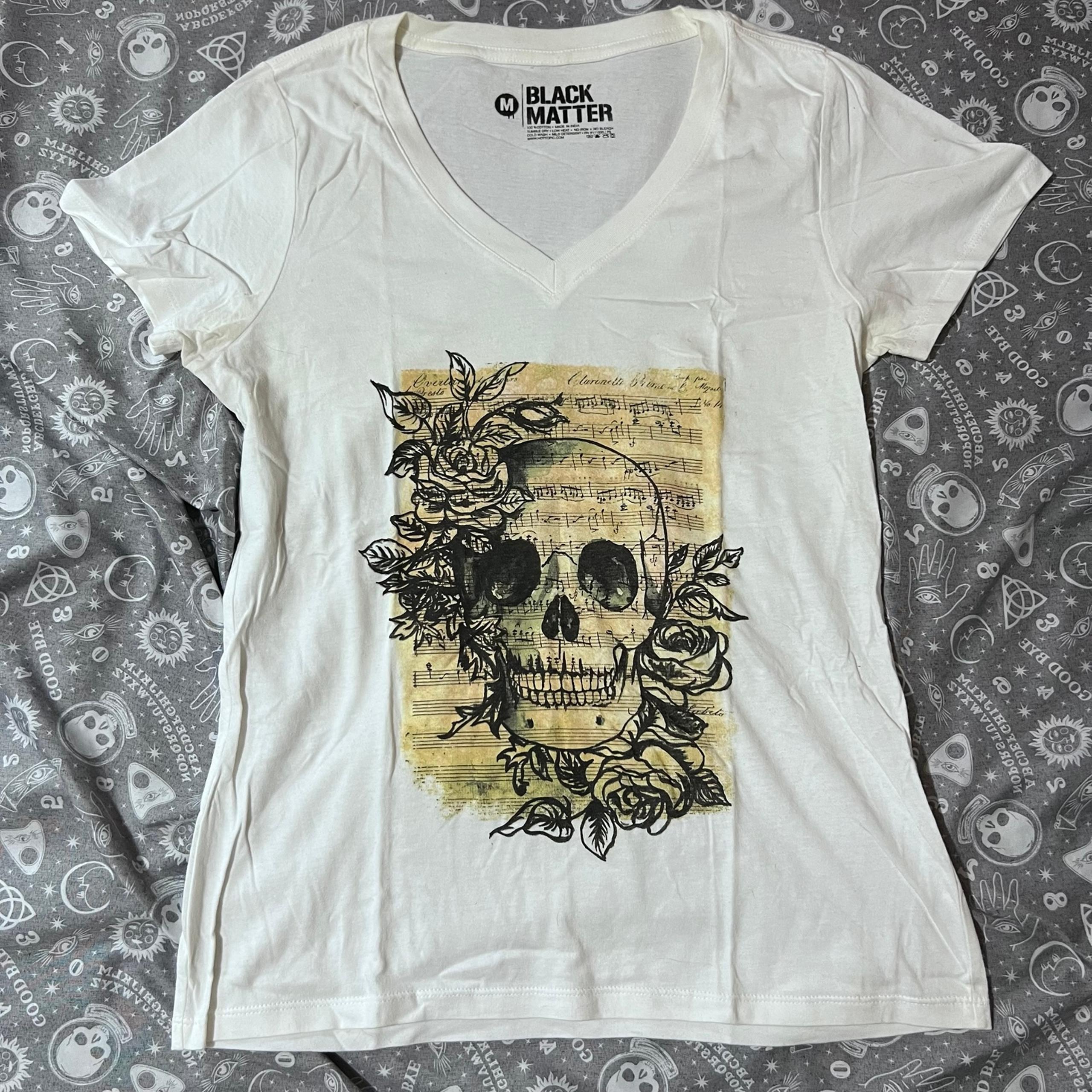 Hot Topic Skull Sheet Music V Neck Tshirt