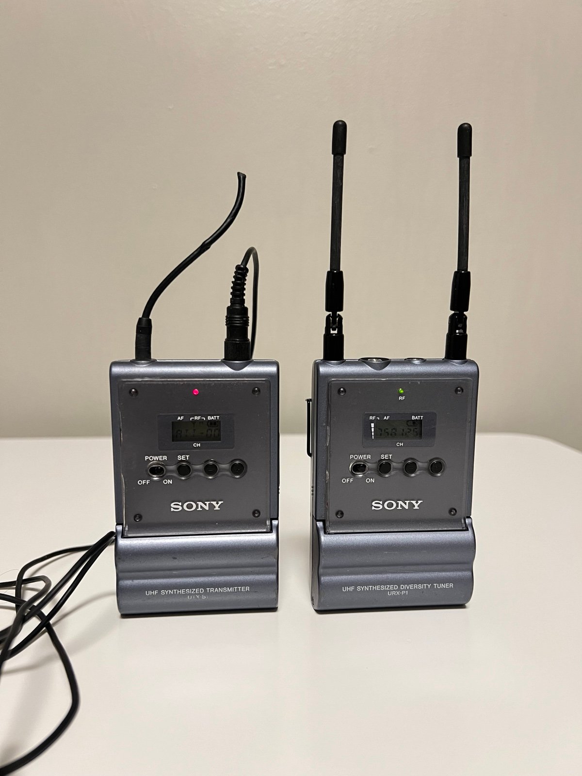 Sony URX-P1 UTX B1 Wireless UHF Diversity Tuner & Receiver Bundle