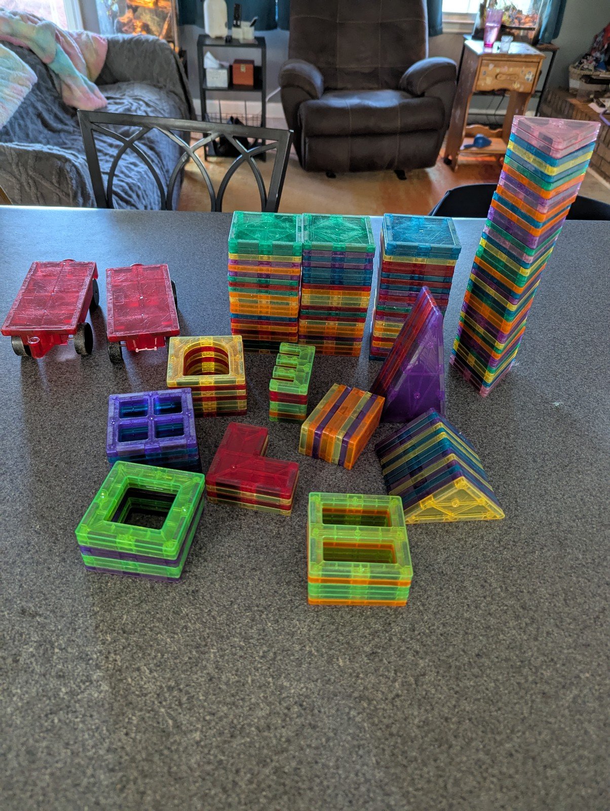 Magnetic tiles