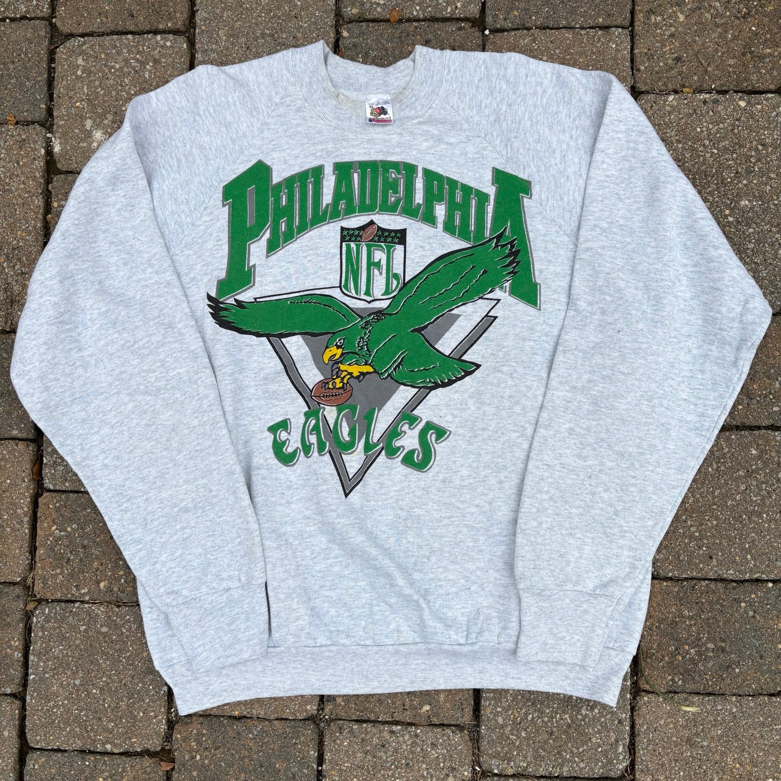 Vintage Philadelphia Eagles Crewneck Sweatshirt / 1990s / Fruit of the Loom / XL