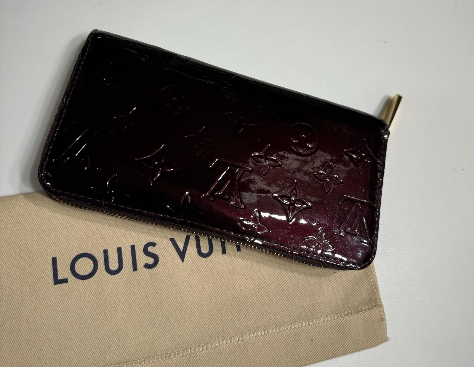 Louis Vuitton vernis Zippy Wallet