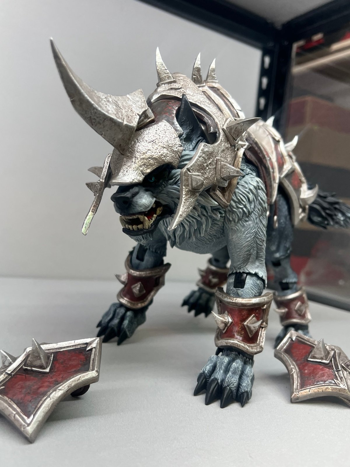 The Wolf of Glory Mount (Red and Silver Armor Ver.) 1/12 Scale Action Figure