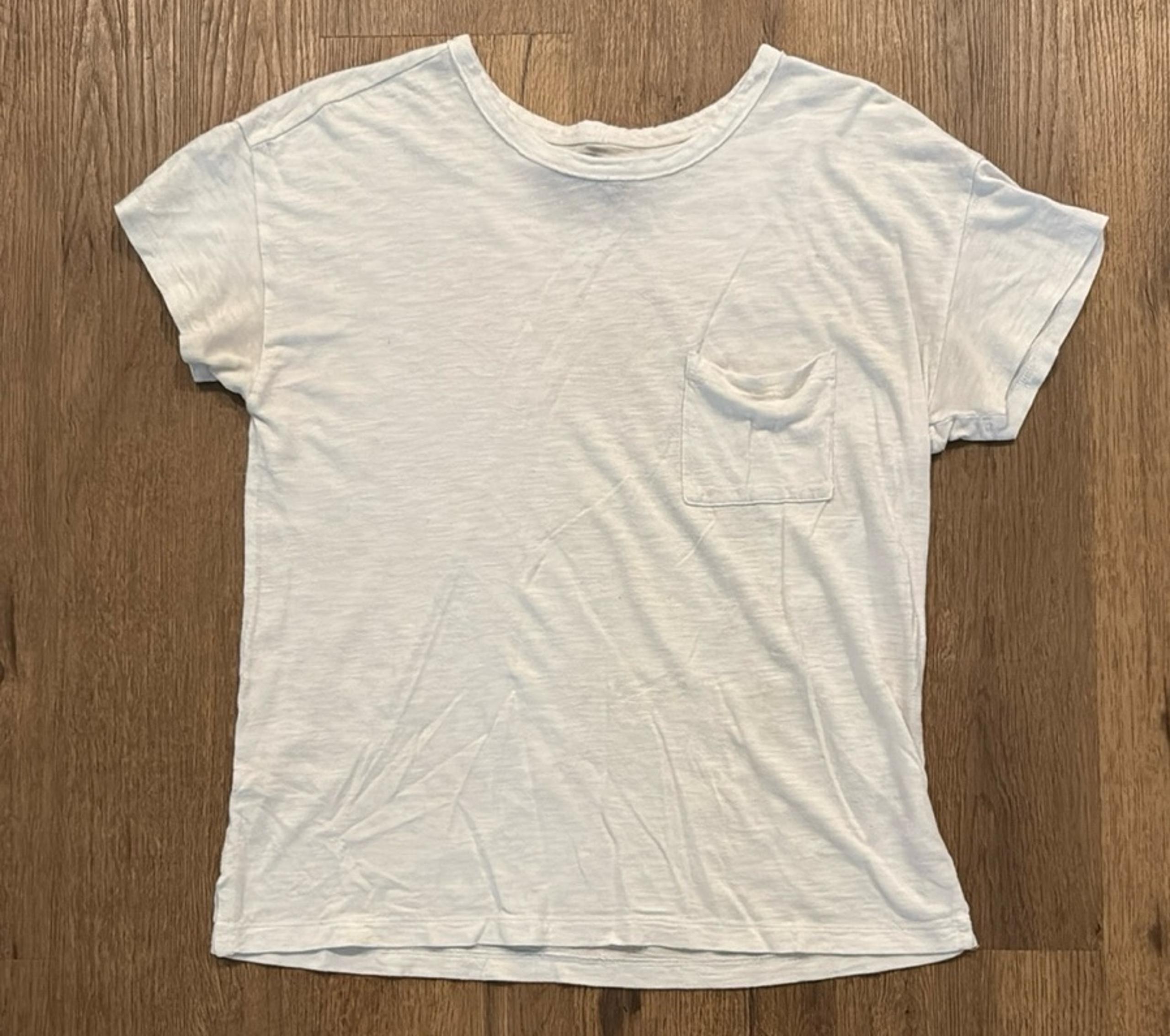 Abercrombie & Fitch White TShirt