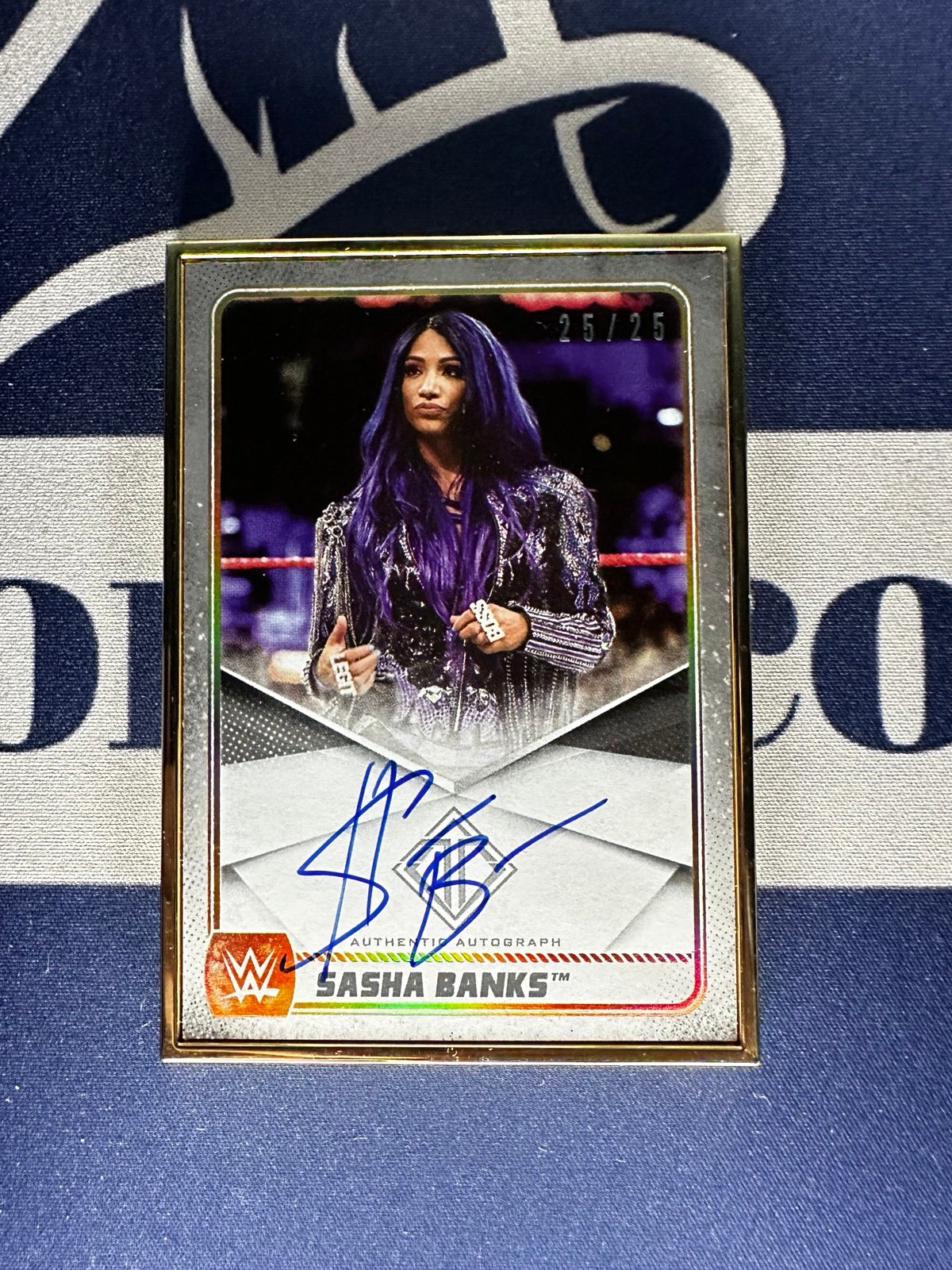 Sasha Banks 2020 Topps Transcendent WWE Autographed Card /25