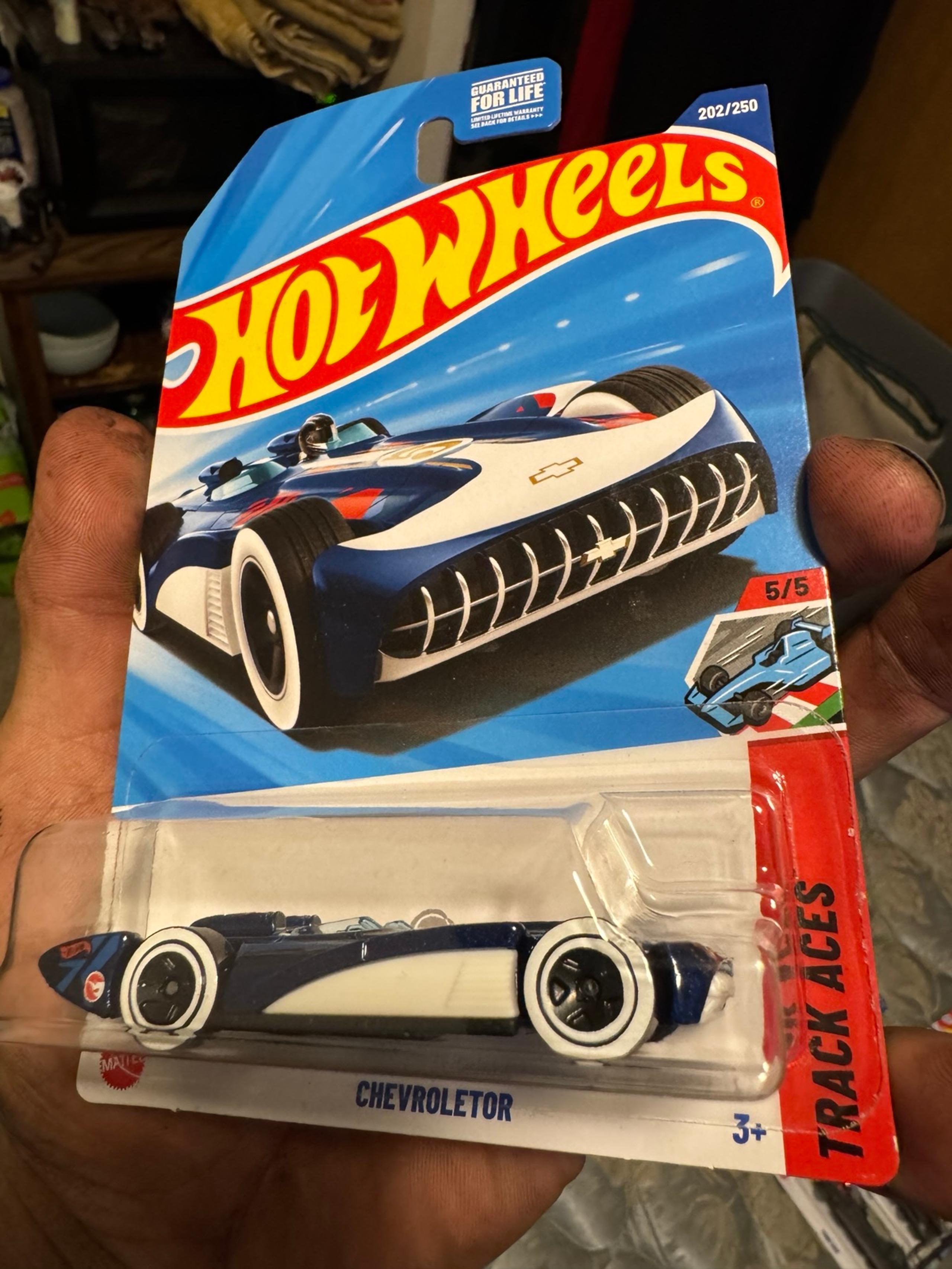 Hot Wheels Treasure Hunt