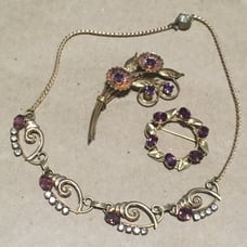 ESTATE DE CURTIS 18” NECKLACE VAN DELL ROUND BROOCH FLOWER PIN