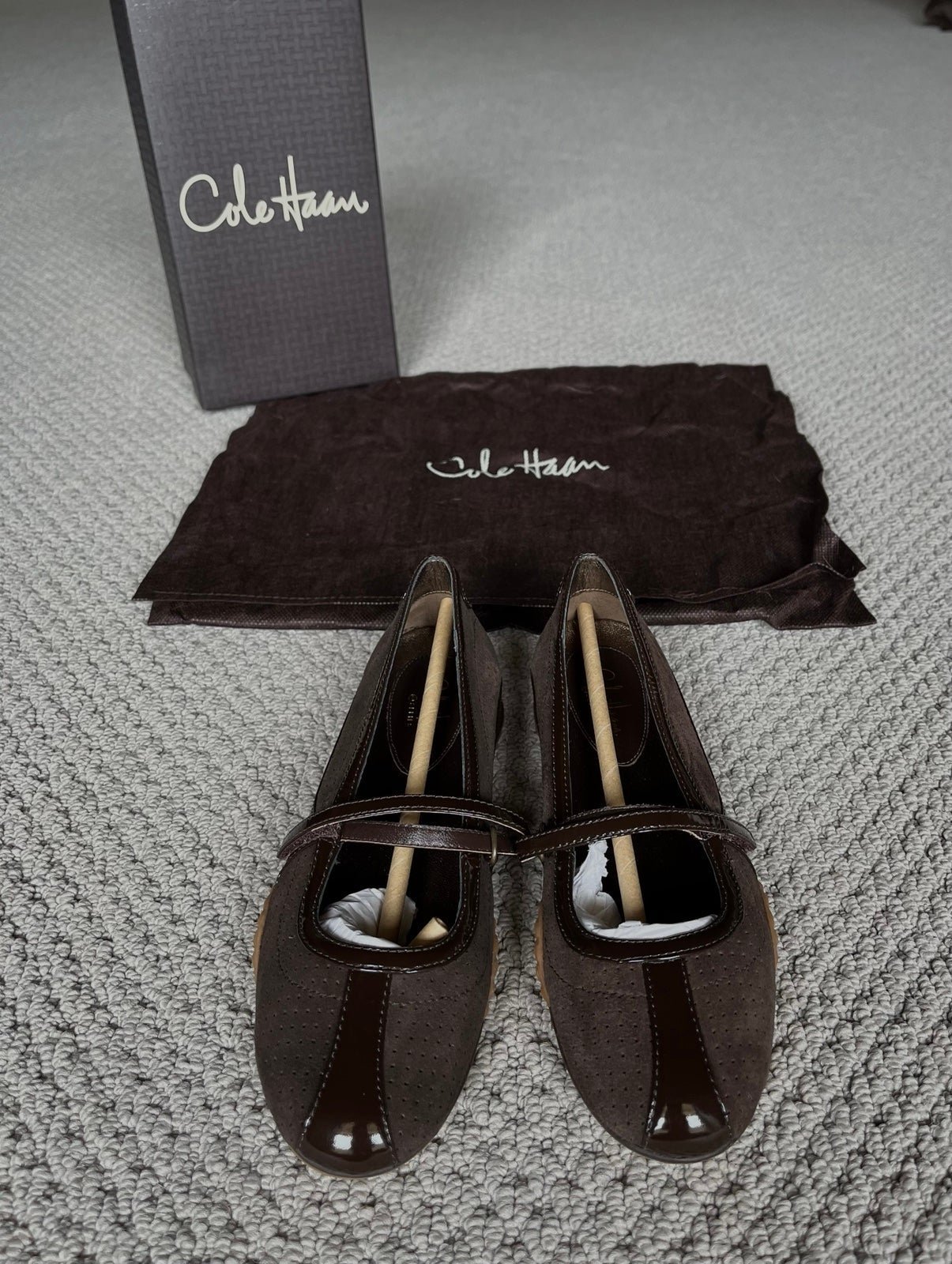 Cole Haan 5.5 suede & patent leather brown Mary Jane style shoe, new w/ lint bag