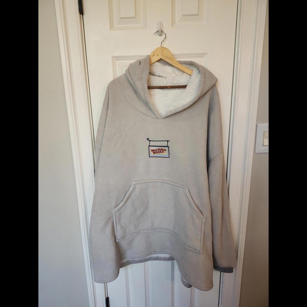 Stars Hollow books Hooded blanket