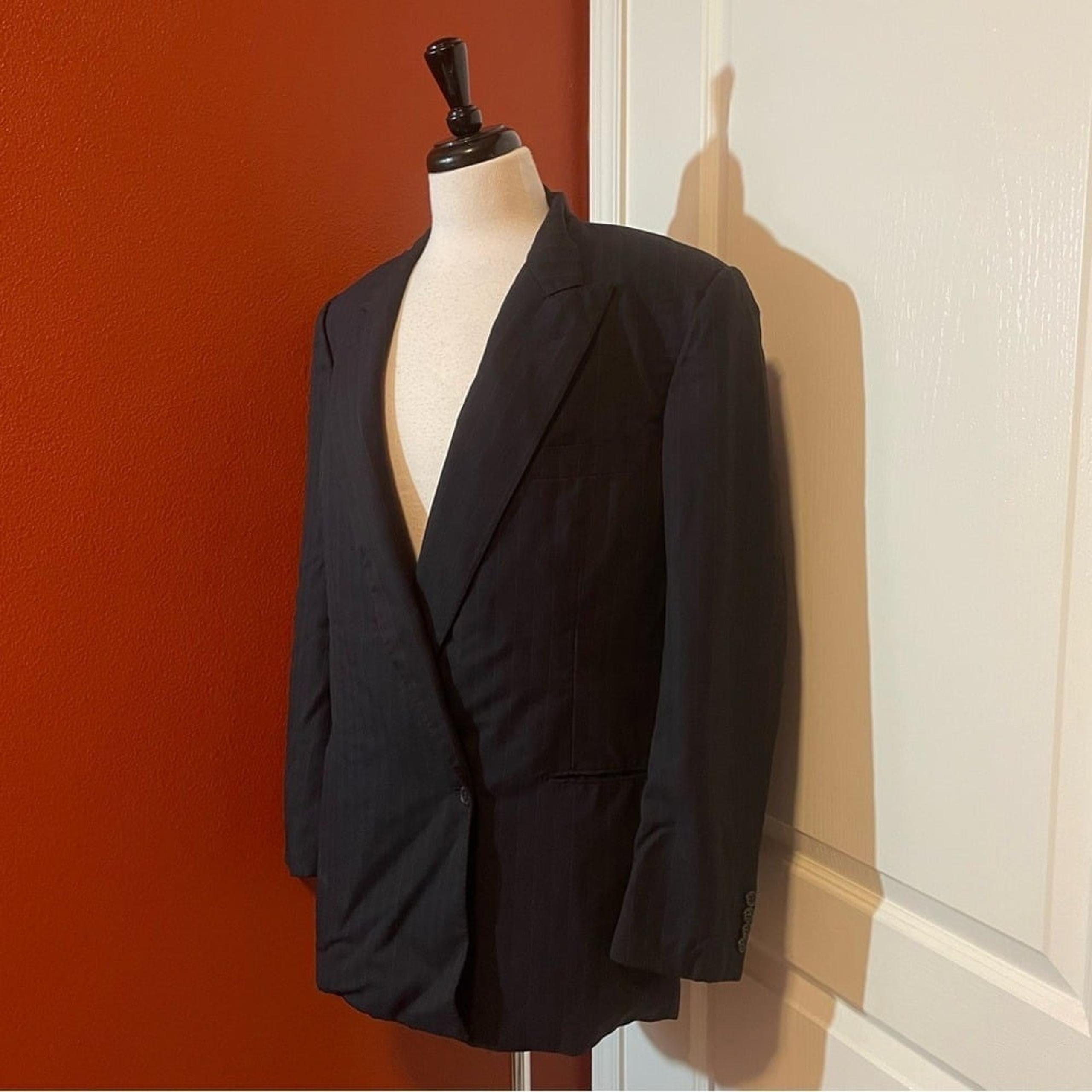 Belvest Men's Navy 100% Wool Super 100 One Button Striped Blazer Sport Coat