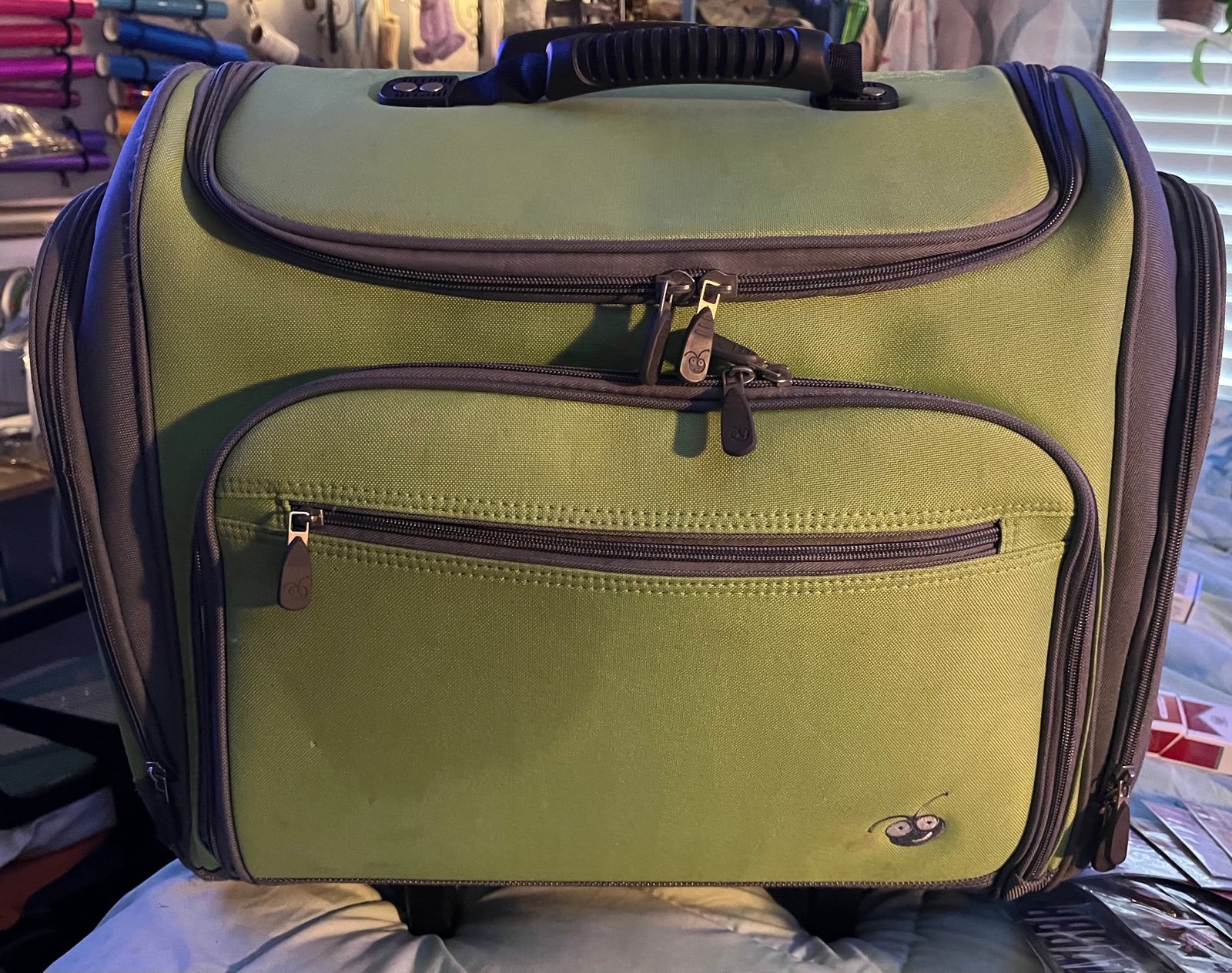 Cricut rolling bag with handle and rollers