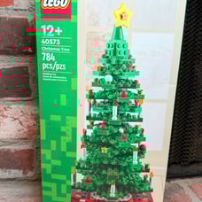 LEGO Seasonal Christmas Tree Set. Damage box.