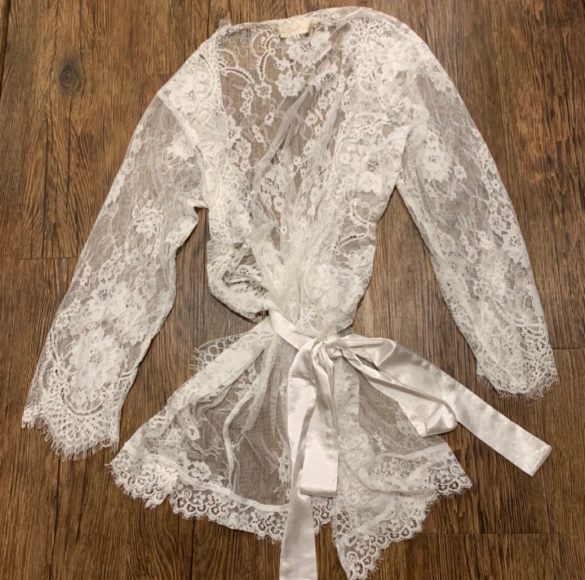 Bridal lace robe