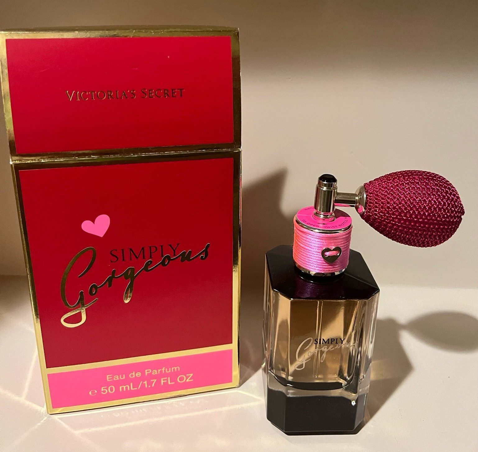 VICTORIA'S SECRET SIMPLY GORGEOUS EAU DE PARFUM PERFUME 1.7OZ DISCONTINUED NEW