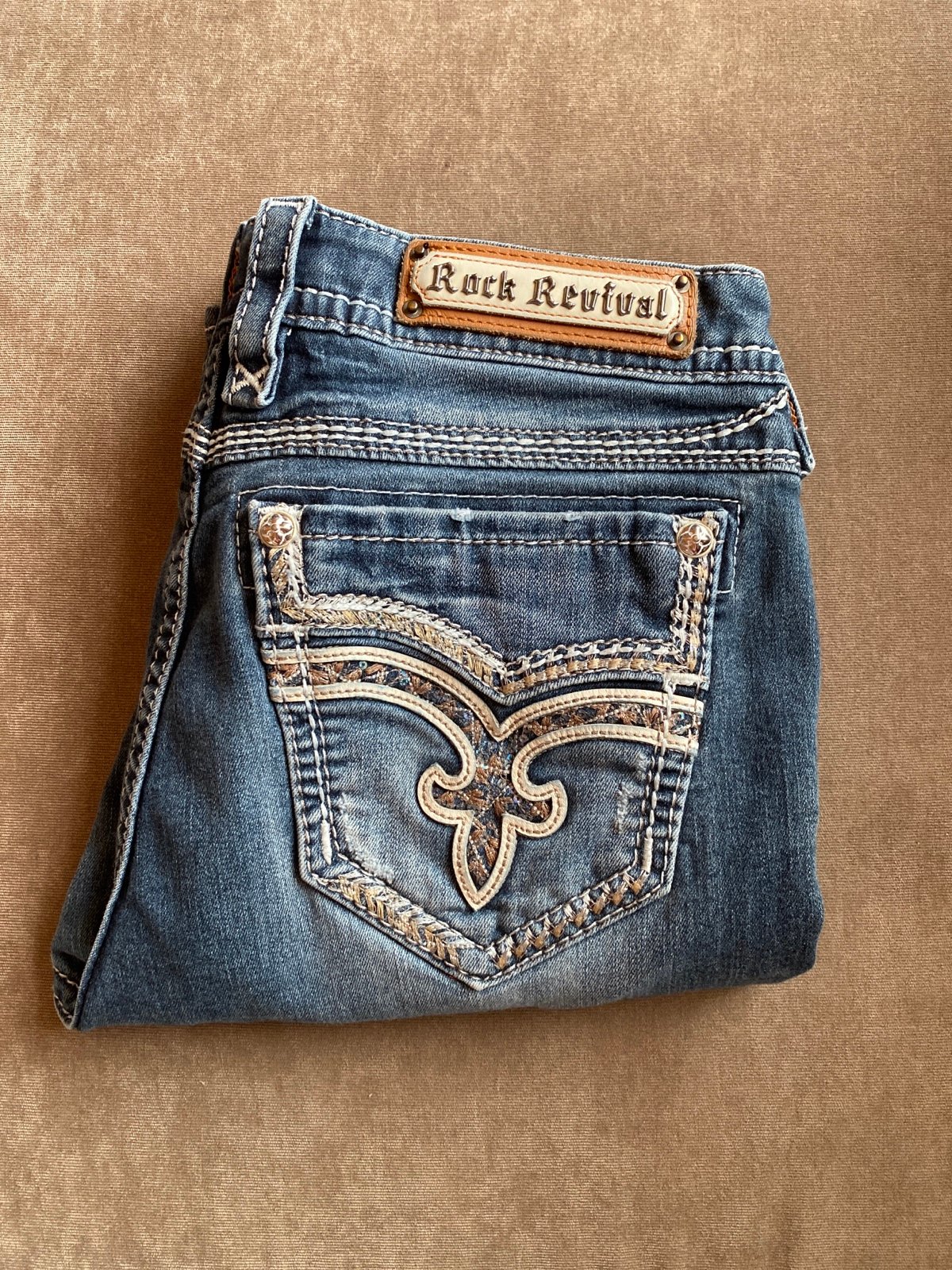 Women’s rock revival jeans size 32