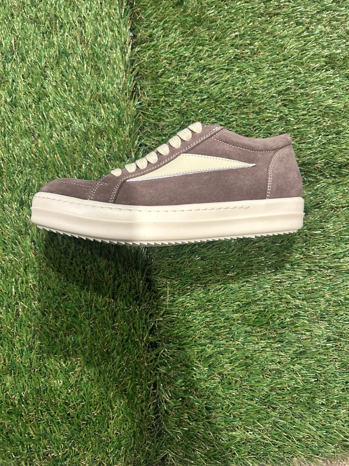 Rick Owens EDFU Suede
Leather Vintage Low 'Dust Milk'