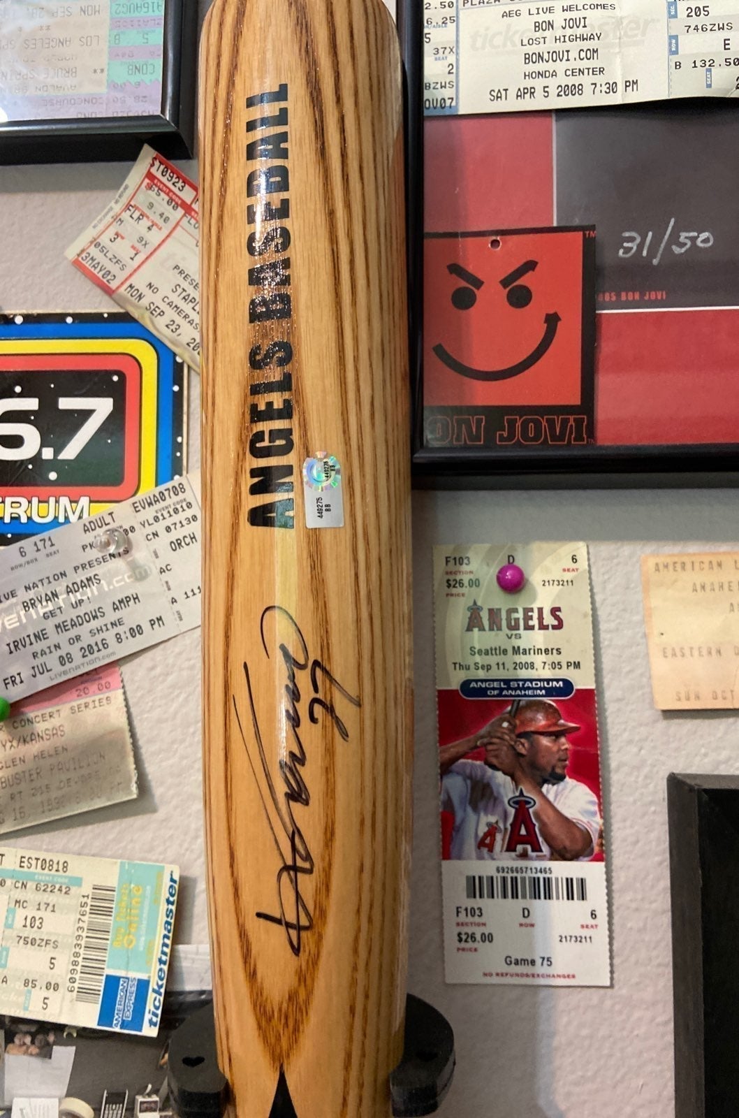 Vlad Guerrero autograped bat
