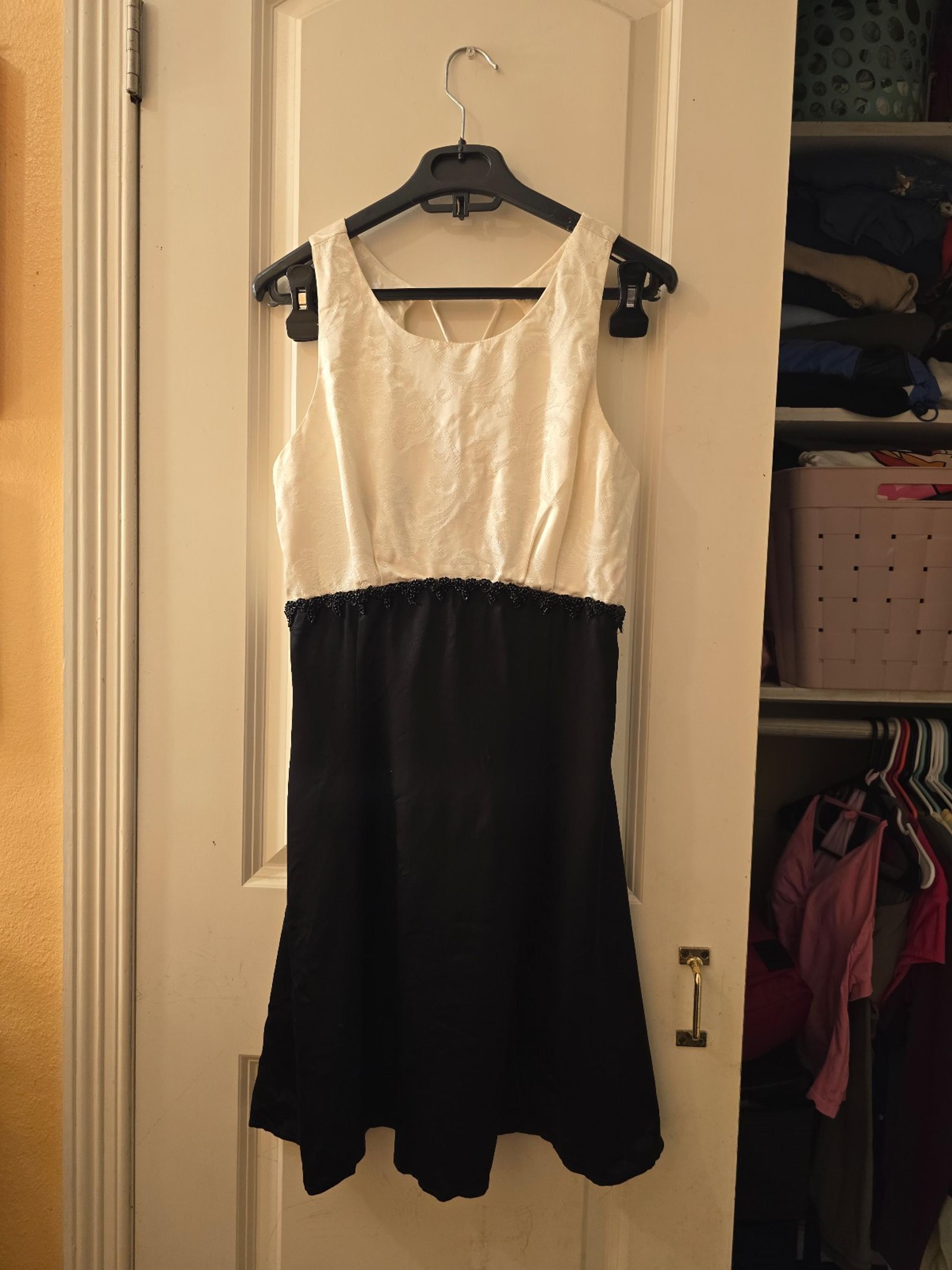 Roberta 90s mini satin dress white and black sz 9/10