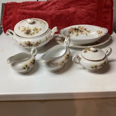 8 piece dinnerware serving set.
