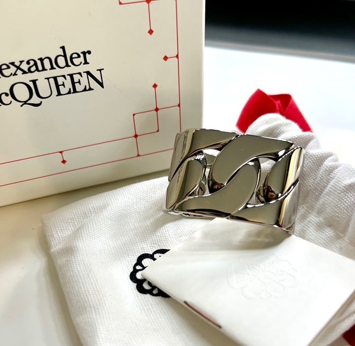 Alexander McQueen two finger ring