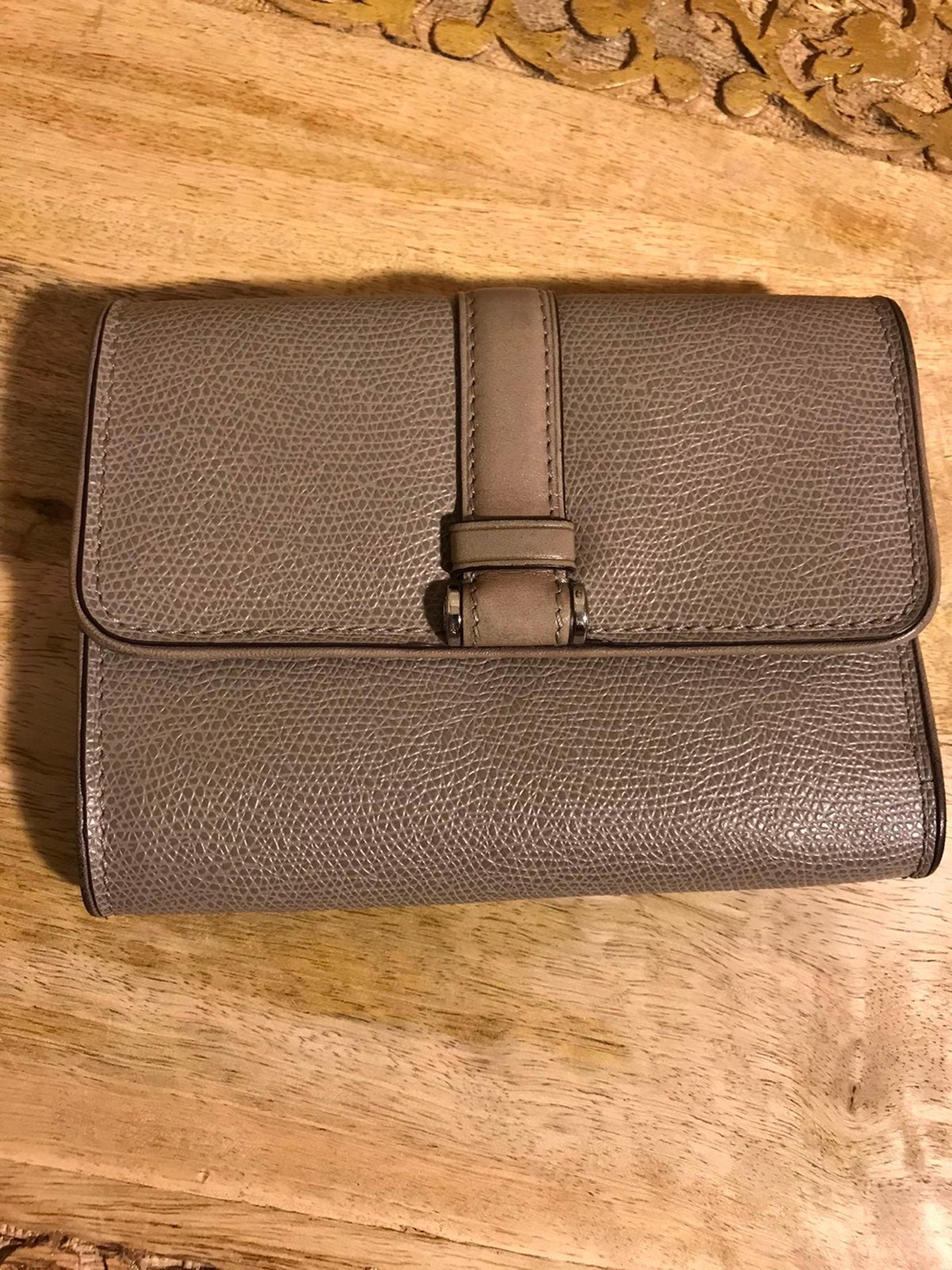 TUMI womens wallet