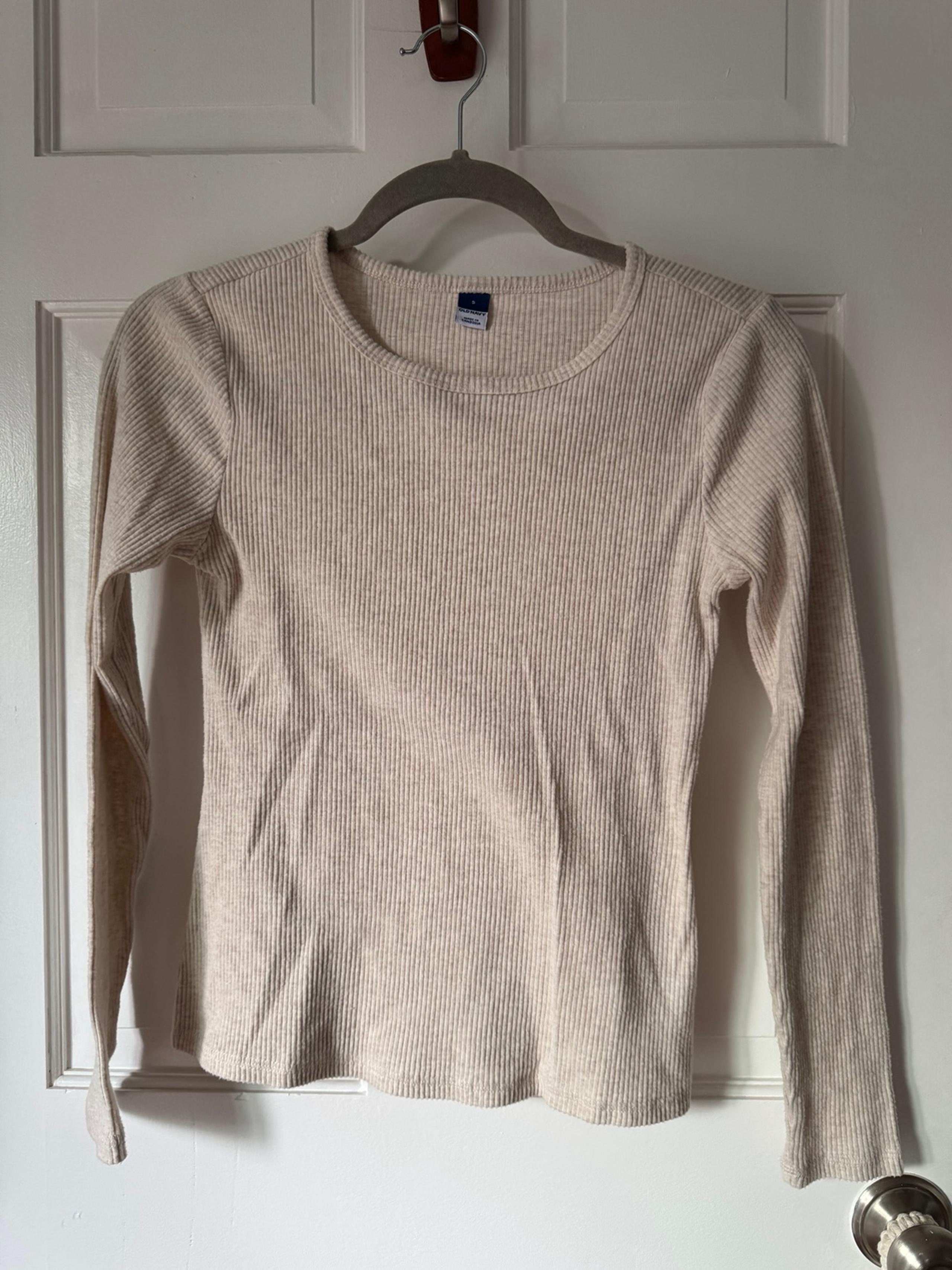 Old Navy ribbed long sleeve shirt
