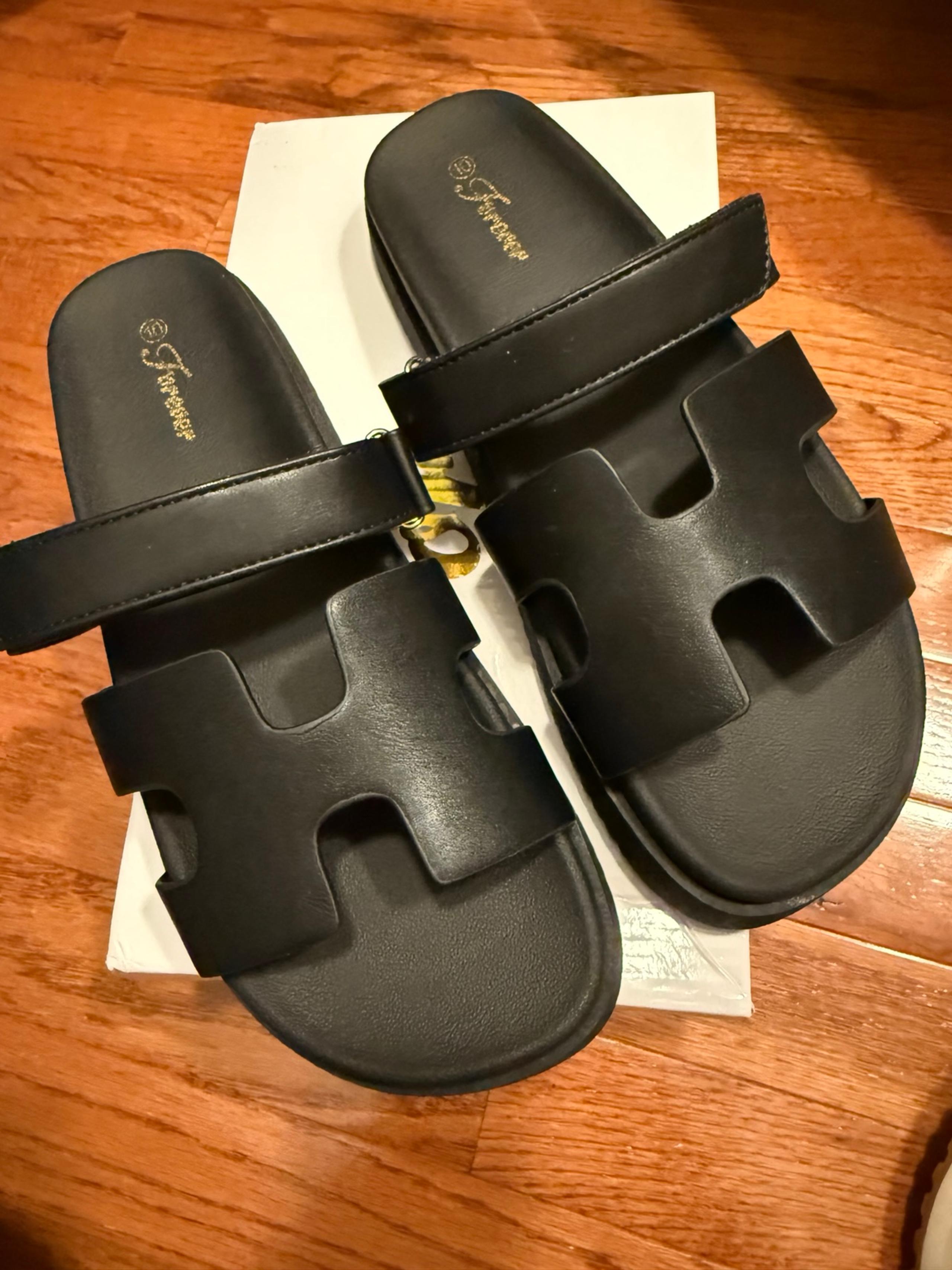 Sandals women’s black faux leather, size 10