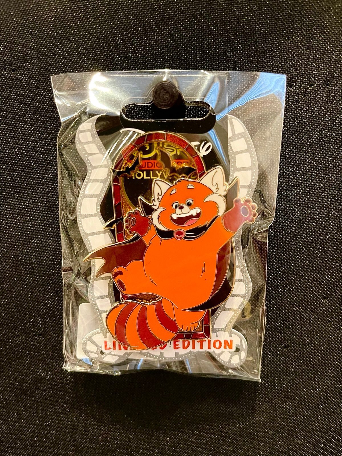 Disney DSSH Halloween Vampires Panda Mei Stained Glass Limited Edition 400 Pin