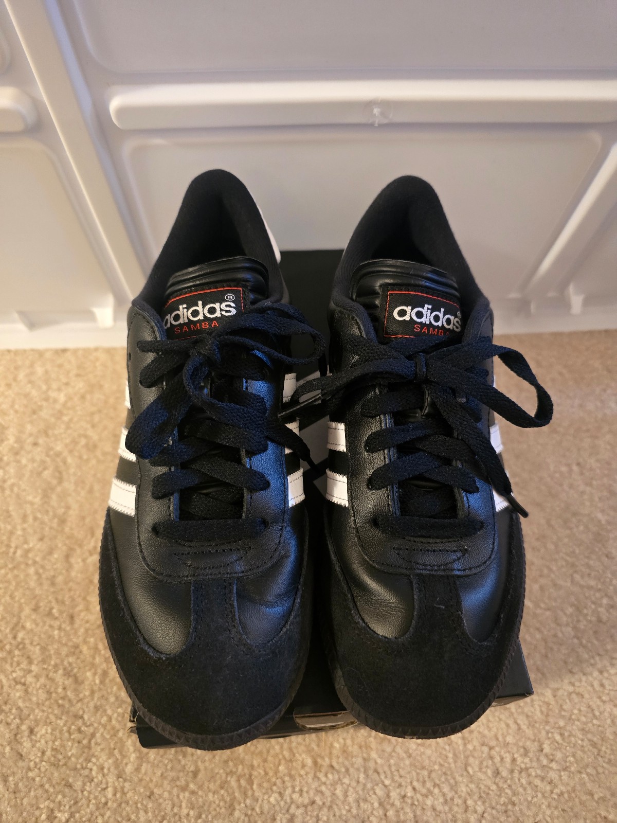 Adidas soccer shoes size 4 samba classic J