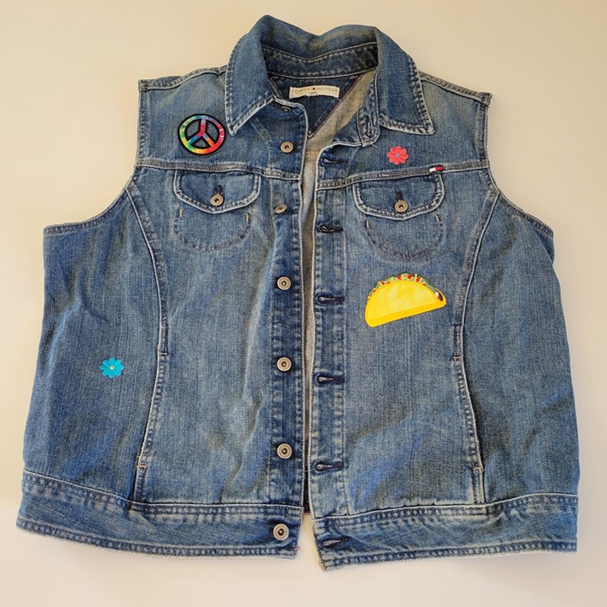 Tommy Hilfiger Denim Jean Jacket Vest Sleeveless Y2K Patches Size XXL EUC