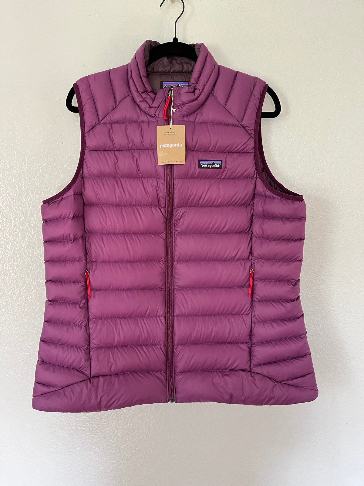 New Patagonia Women’s Down Sweater Vest Size: XL