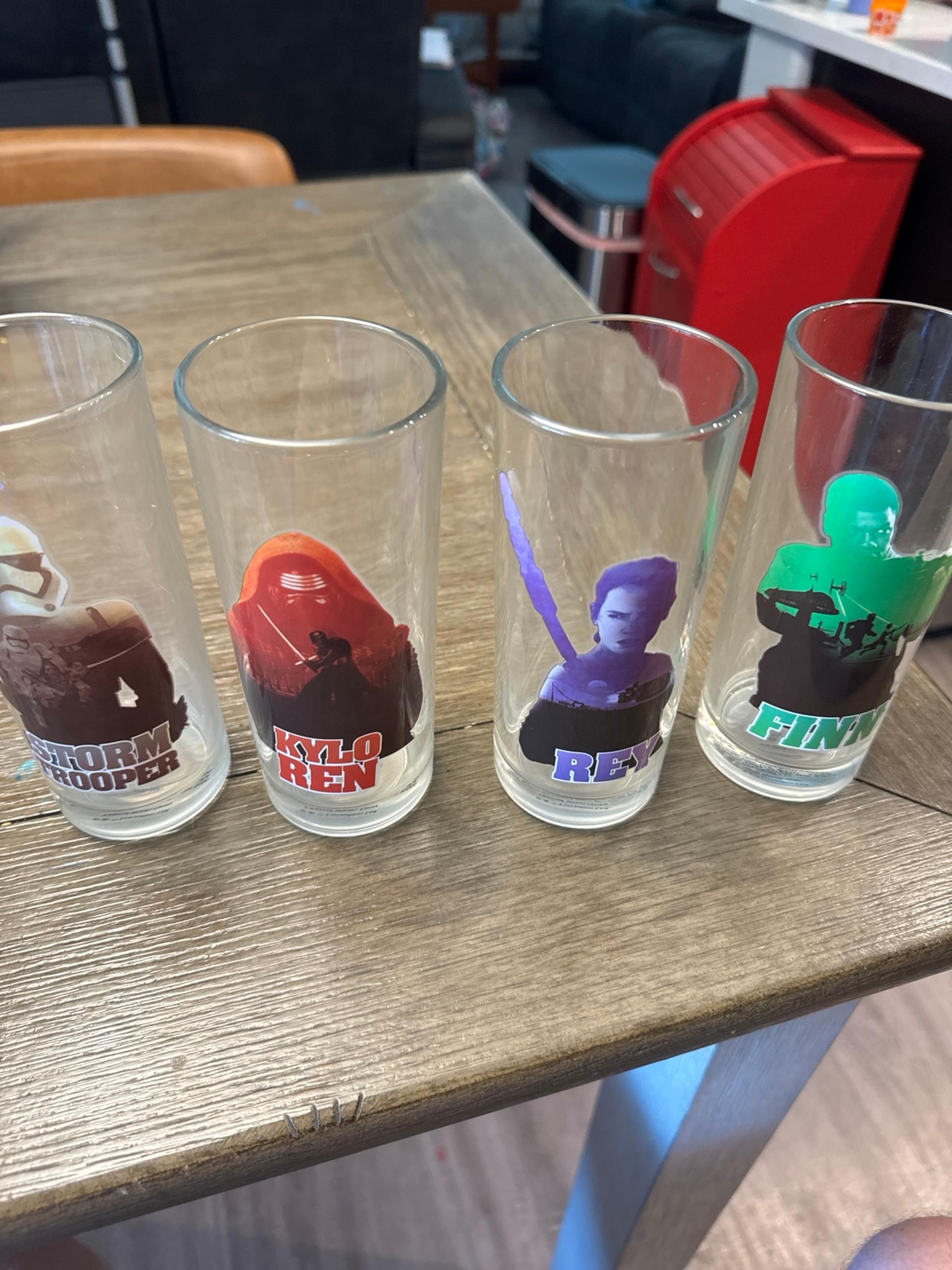 Vandor collector edition Star Wars Force awakens 10 oz glasses