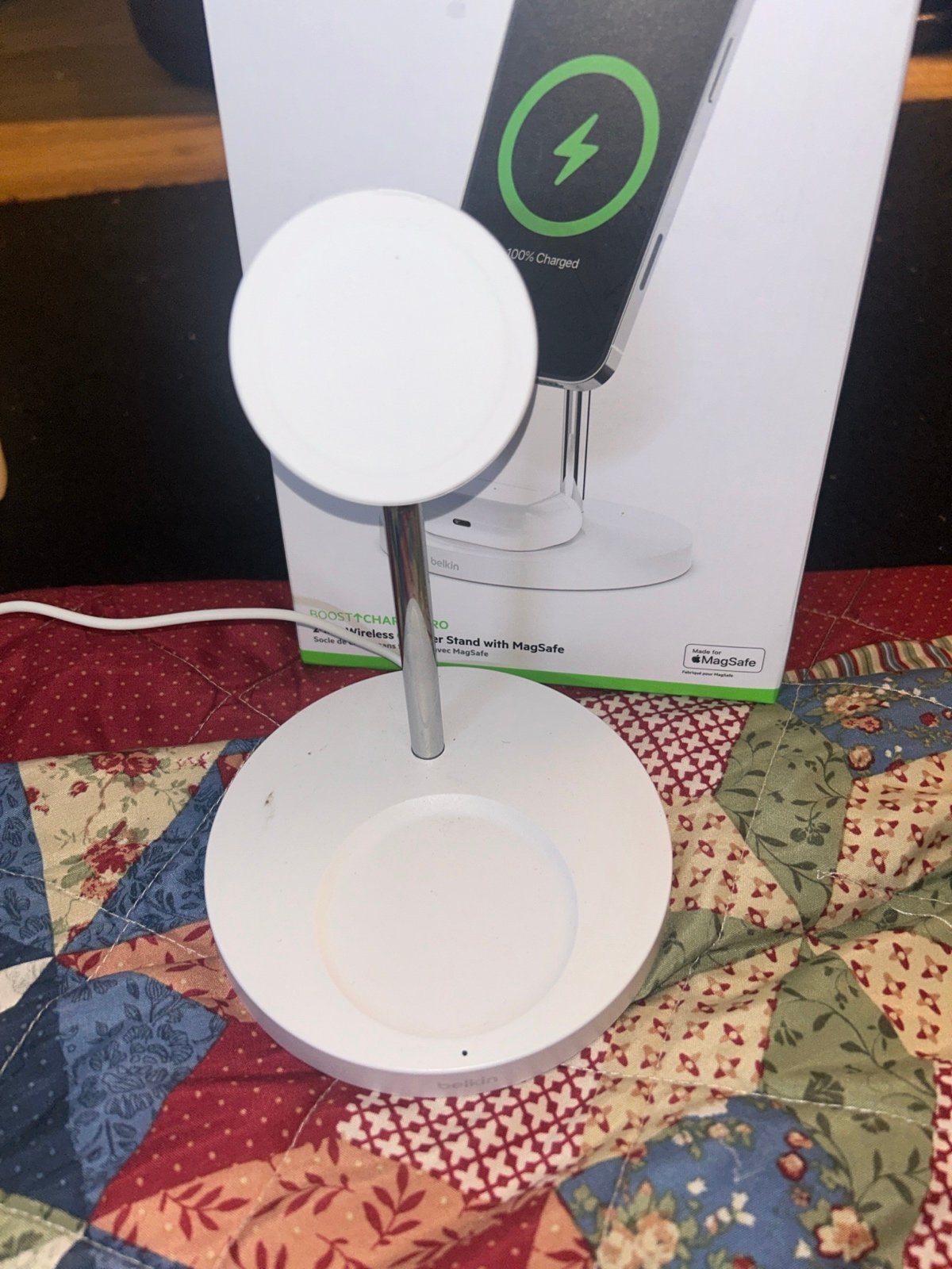 Belkin 15 Watt 2 in 1 wireless charger w/ magsafe works with apple devices