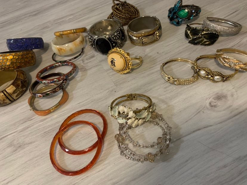 Lot of Quality vintage Bracelets