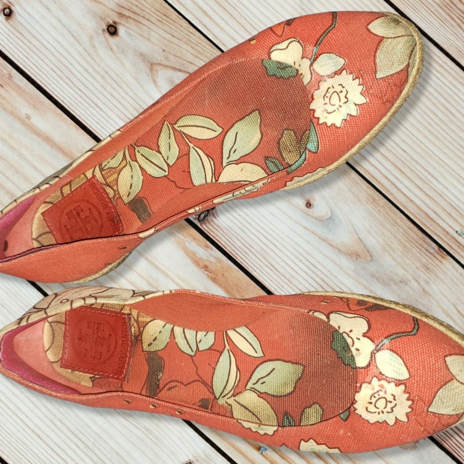 EUC Tory Burch Tropical Floral Print Coral/Sage/Cream Espadrille flats. Size 7.