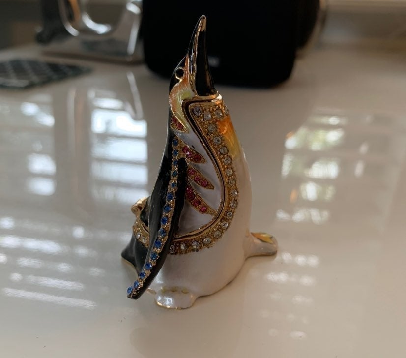 Papyrus Penguin Figurine w/ Necklace