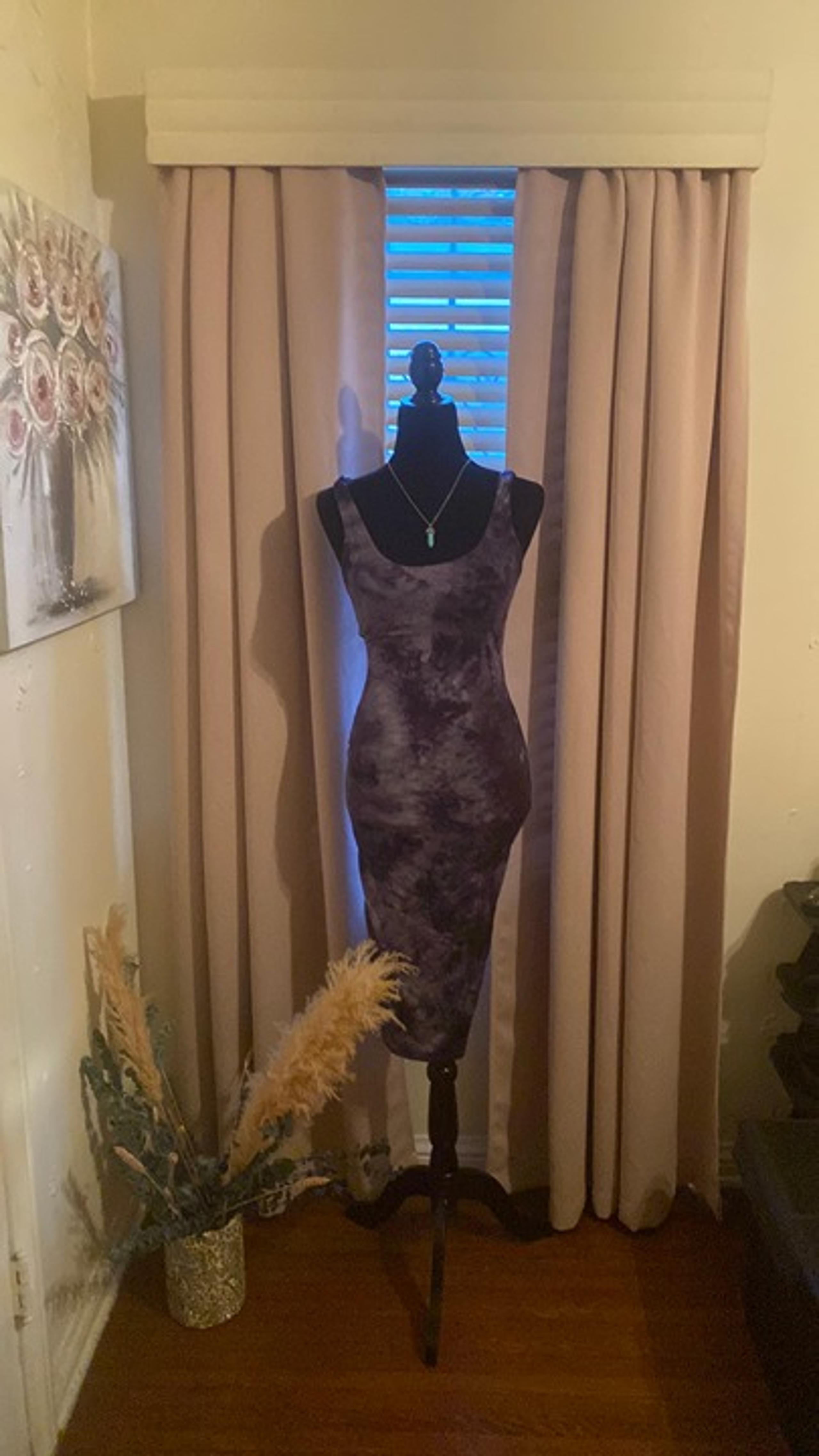 Fashion Nova size small blue tie dye bodycon midi dress
