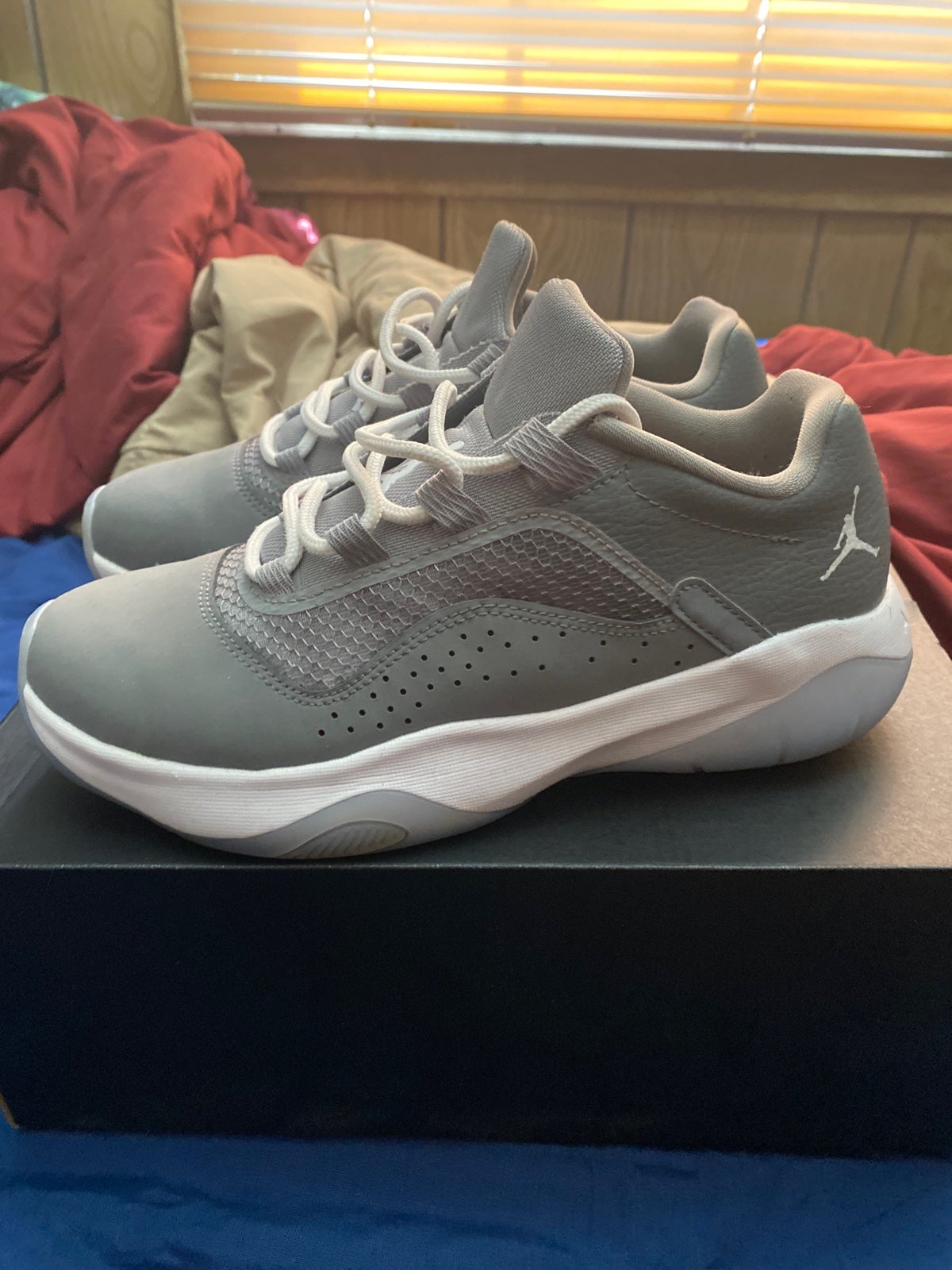 AIR JORDAN 11 CMFT LOW (GS)