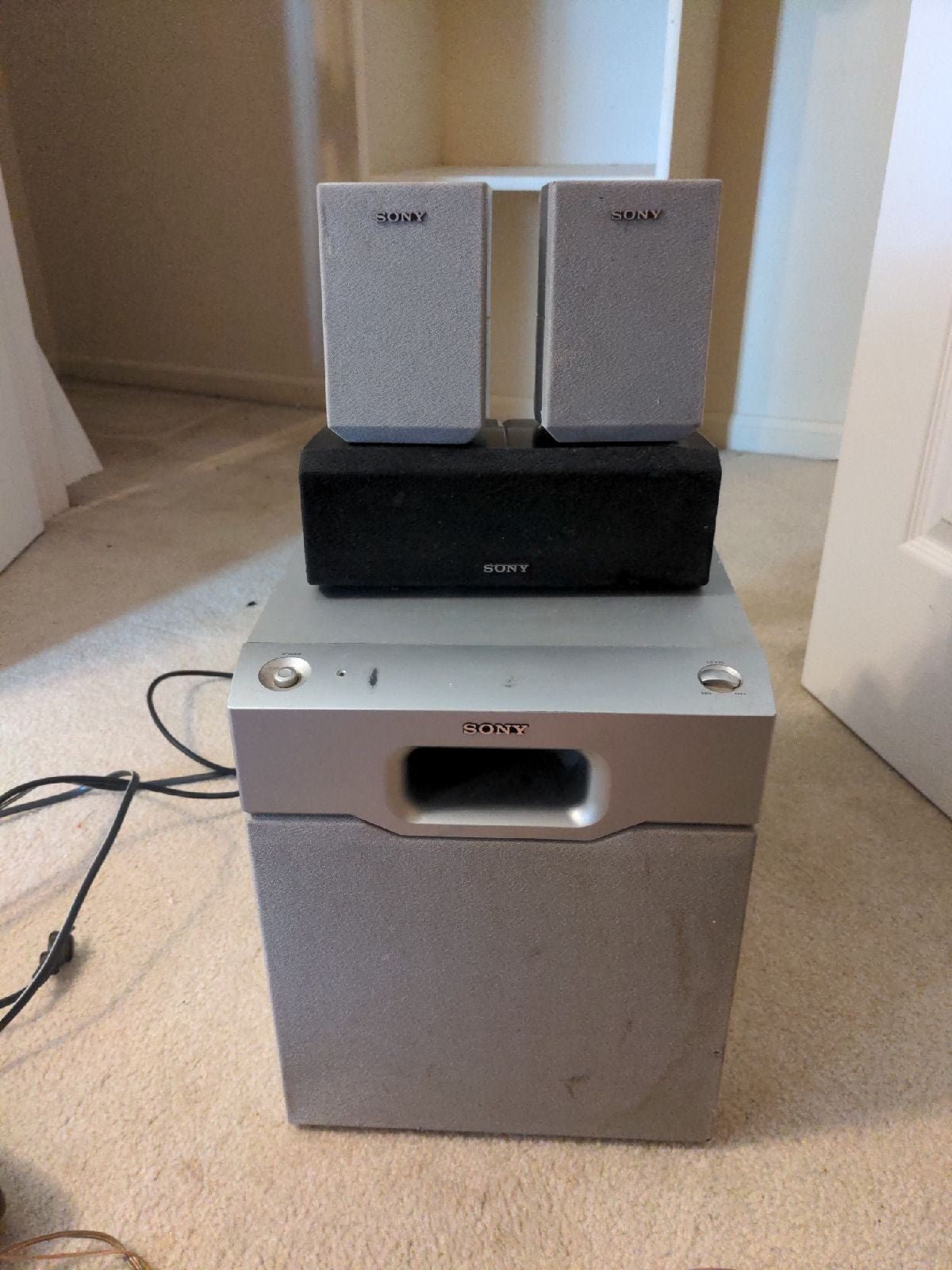 Sony sub woofer and 3 speakers