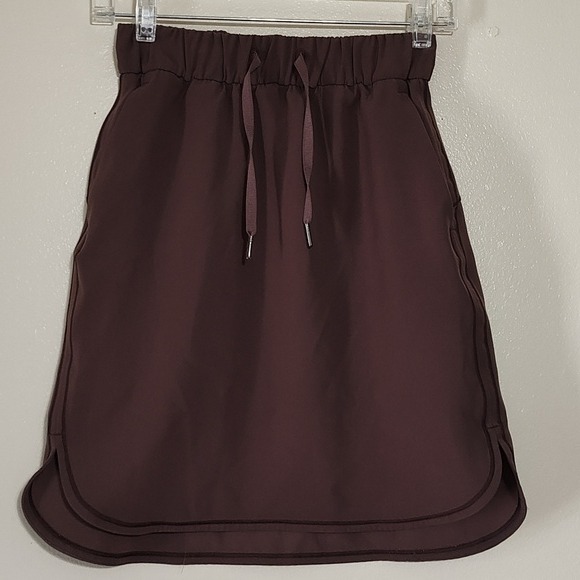 Lululemon skirt size 4