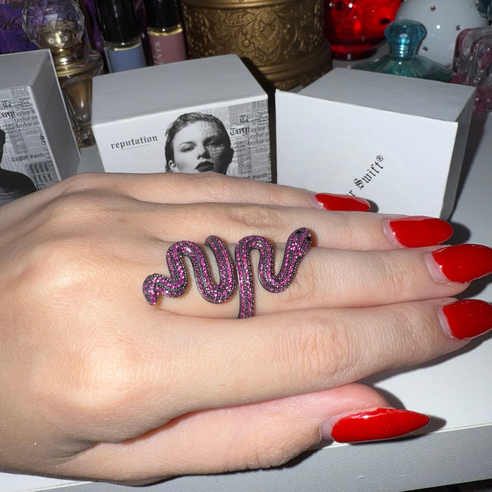 Taylor Swift reputation スネークリング　紫 NEW Taylor Swift Reputation Tour Purple Snake Ring - Rare